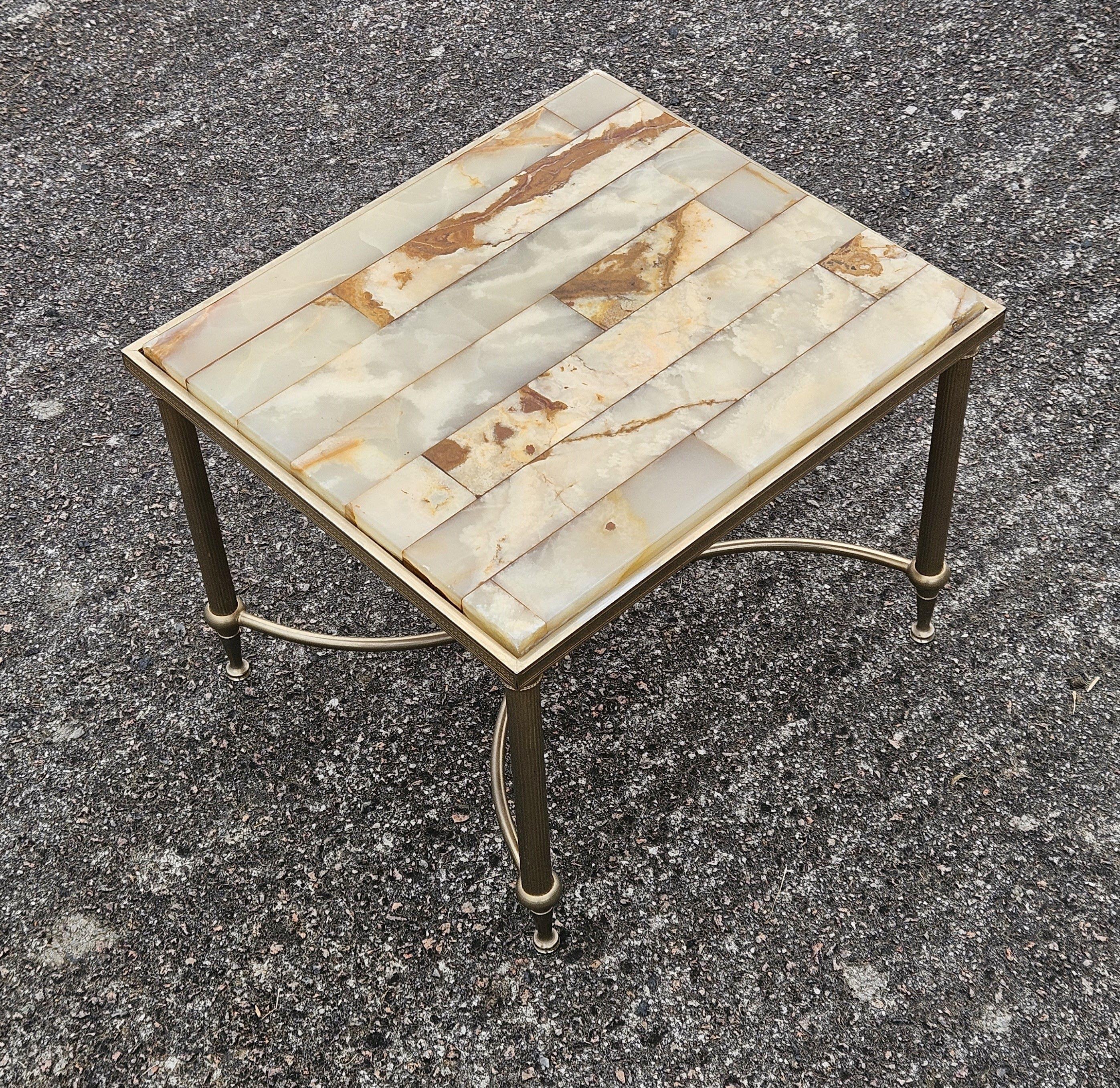 By Vintage Set of 1 Onyx  Table basse et 2 tables d'appoint - Maison Jansen Style-70 en vente 2