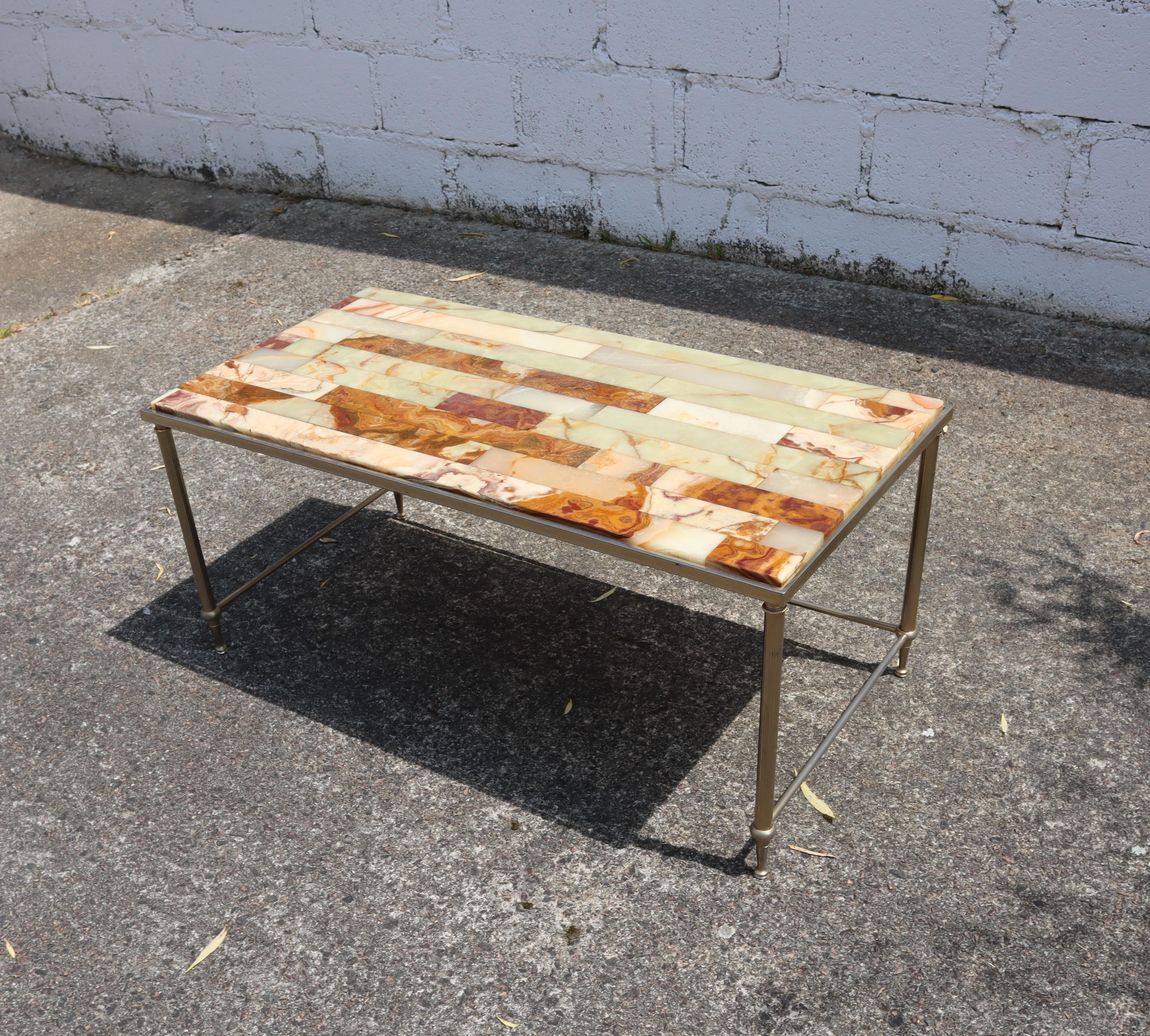 By Vintage Set of 1 Onyx  Table basse et 2 tables d'appoint - Maison Jansen Style-70 en vente 4