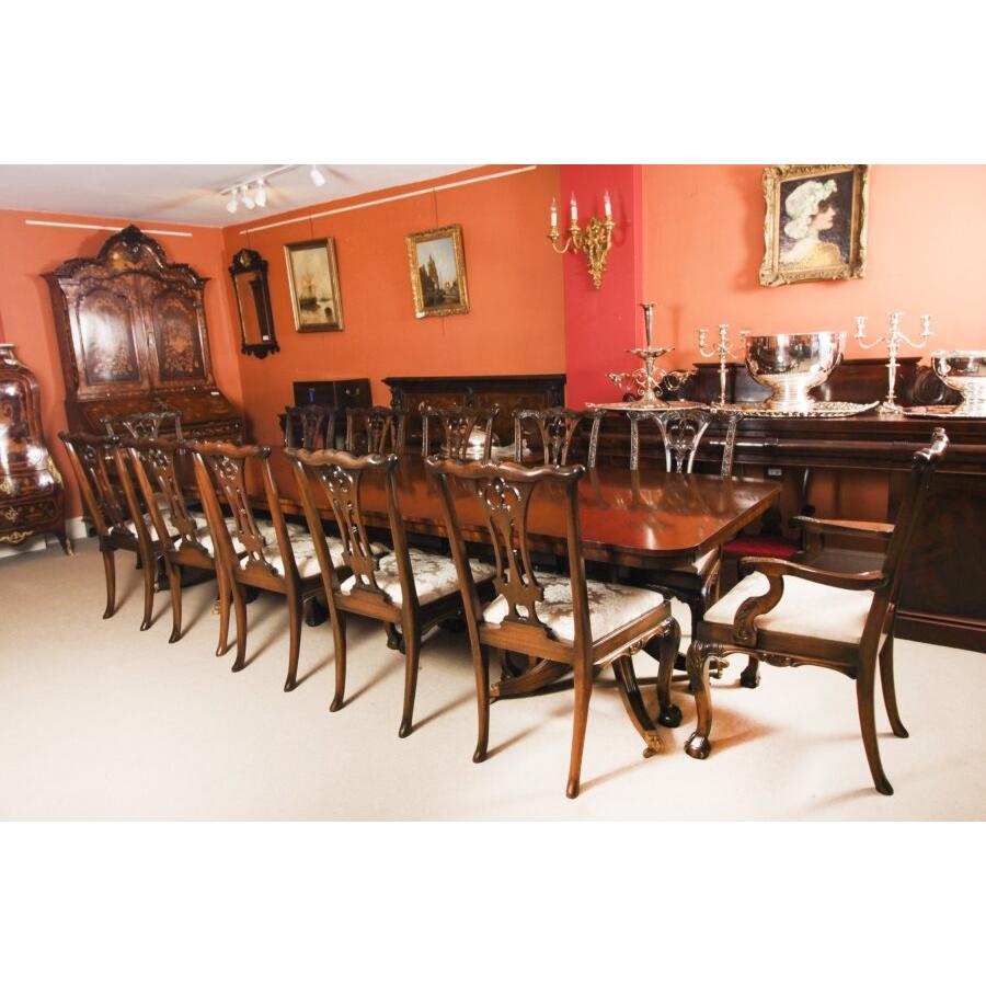 Set aus 12 Chippendale-Esszimmerstühlen aus Mahagoni, Mitte des 20. Jahrhunderts im Angebot 3