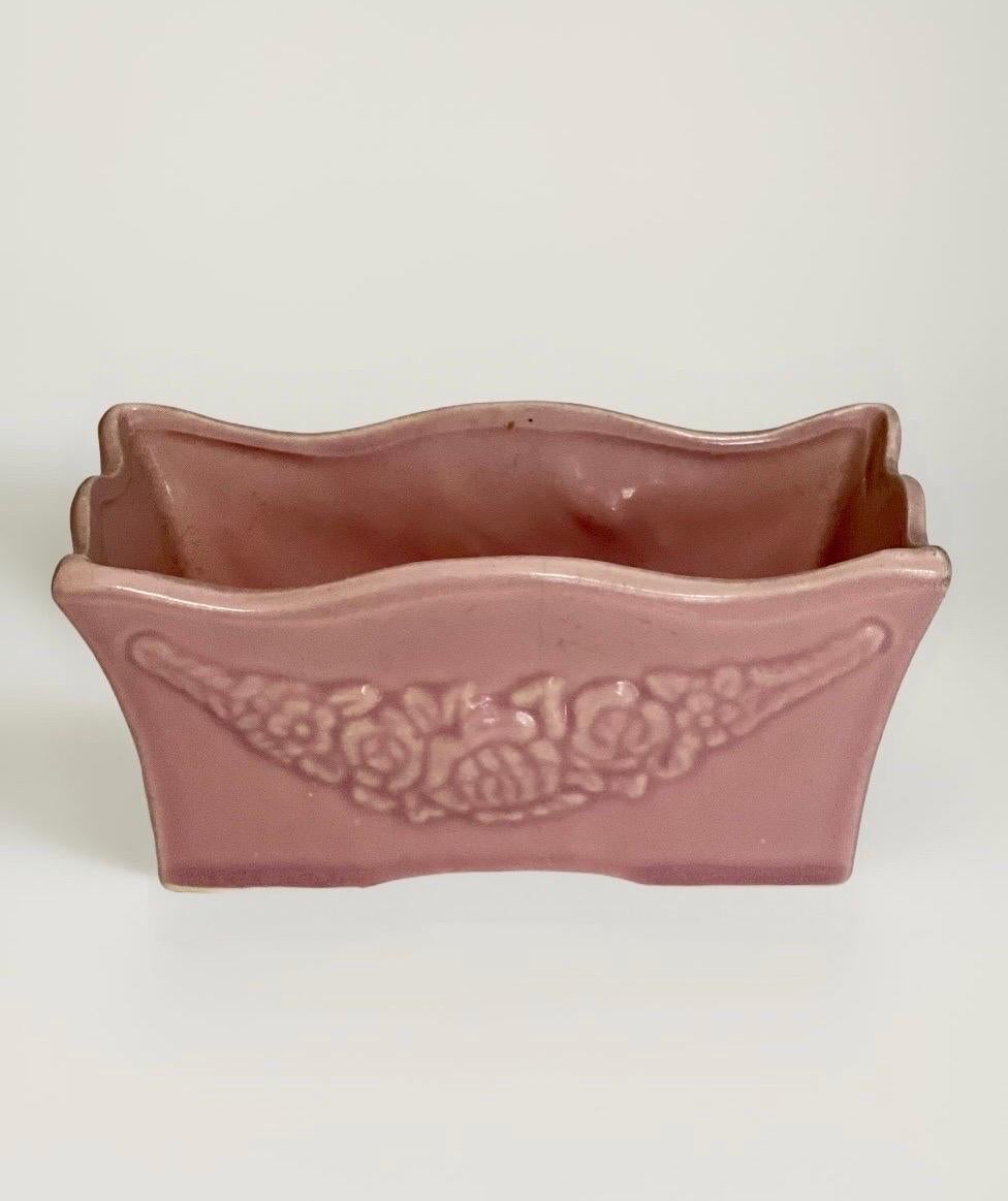 Set di 13 fioriere da collezione in ceramica smaltata rosa e verde in vendita 5