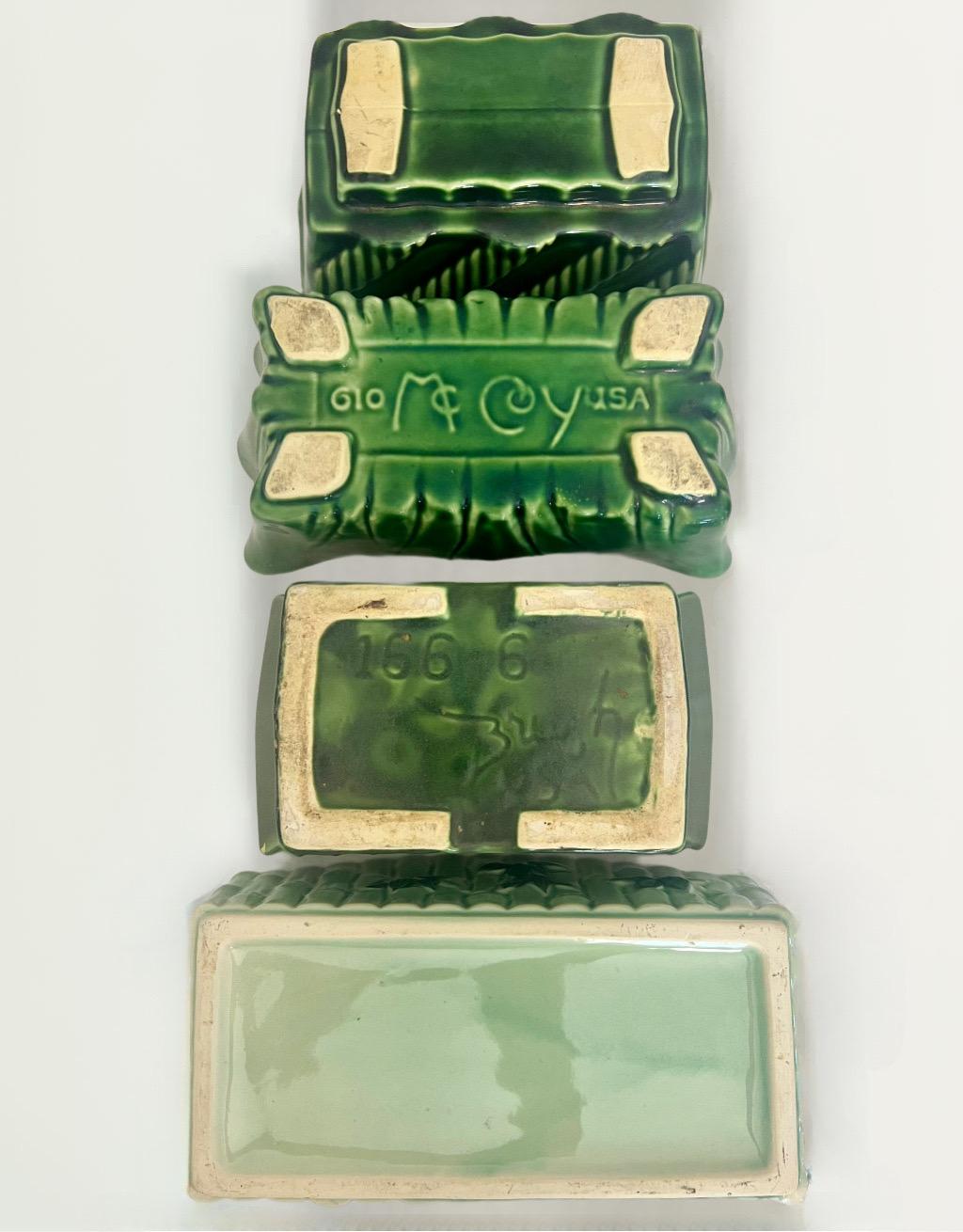 Set di 13 fioriere da collezione in ceramica smaltata rosa e verde in vendita 11