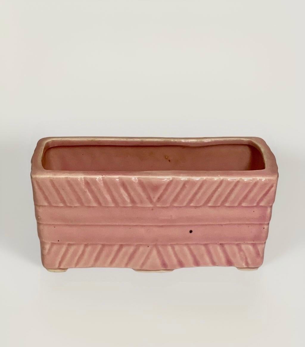 Set di 13 fioriere da collezione in ceramica smaltata rosa e verde in vendita 1