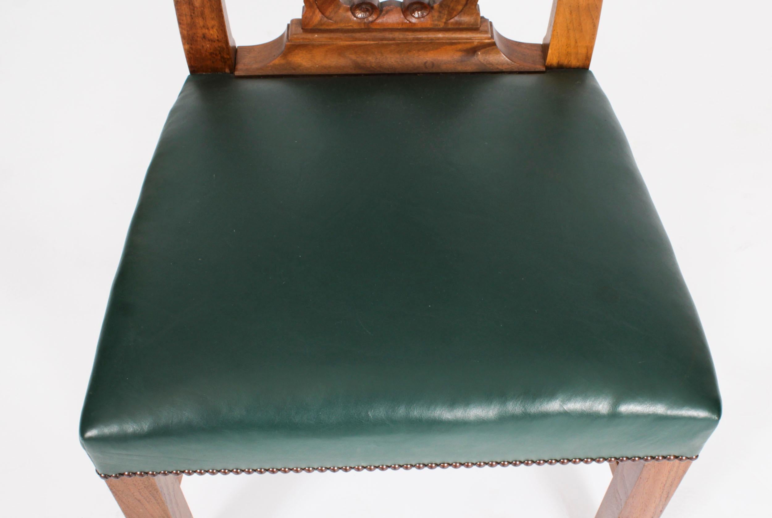 Acajou Ensemble vintage de 14 chaises de salle à manger Chippendale en acajou du milieu du 20ème siècle en vente