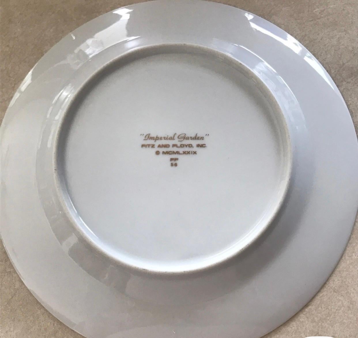 Fin du 20e siècle Vintage Set of 16  Jardin impérial, petites assiettes à 4 fleurs Fitz and Floyd, 1979 en vente
