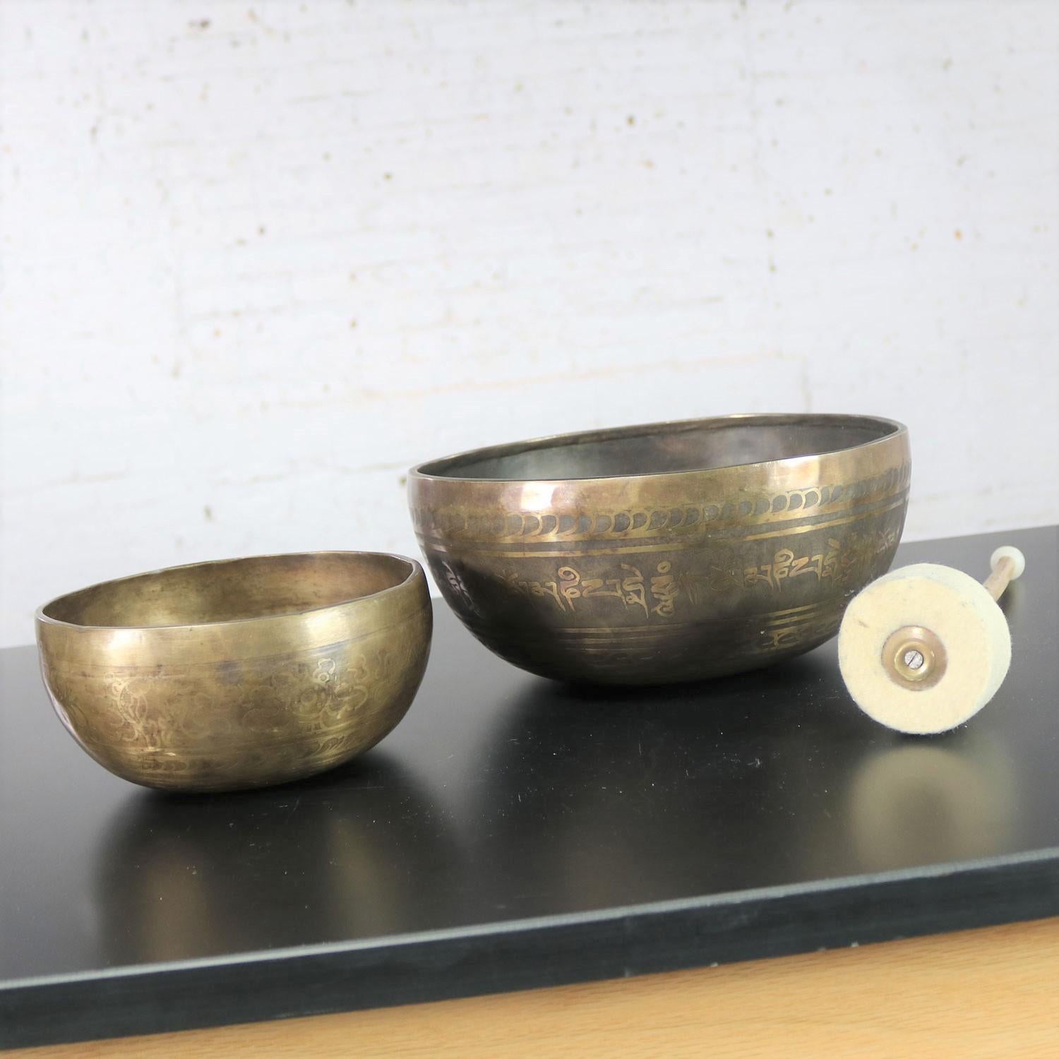 Vintage Set of 2 Bronze Nesting Incised Singing Bowls or Standing Bowls with Mal In Good Condition In Topeka, KS