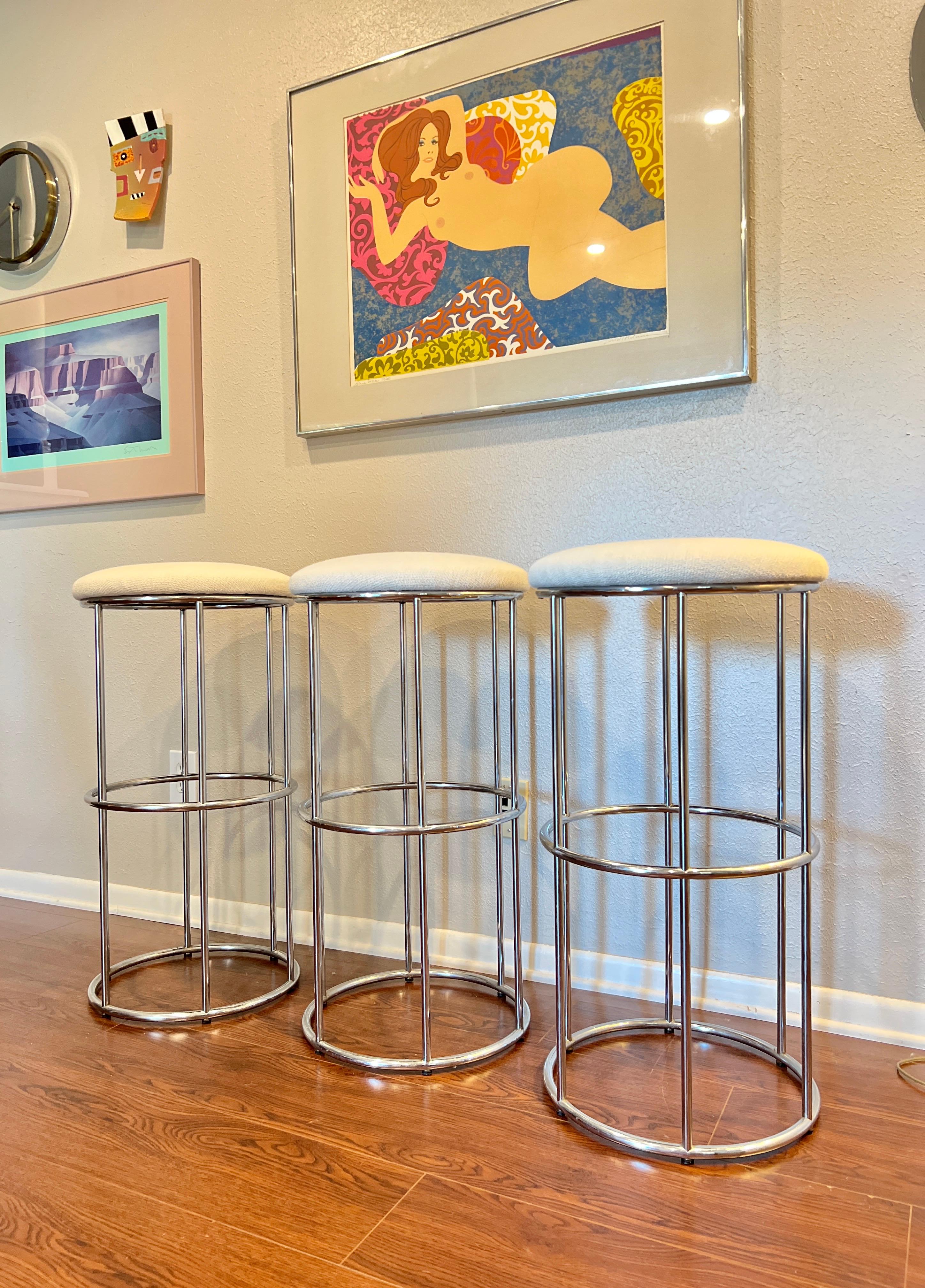 Vintage set of 3 chrome barstools newly reupholstered in an ivory boucle fabric For Sale 6