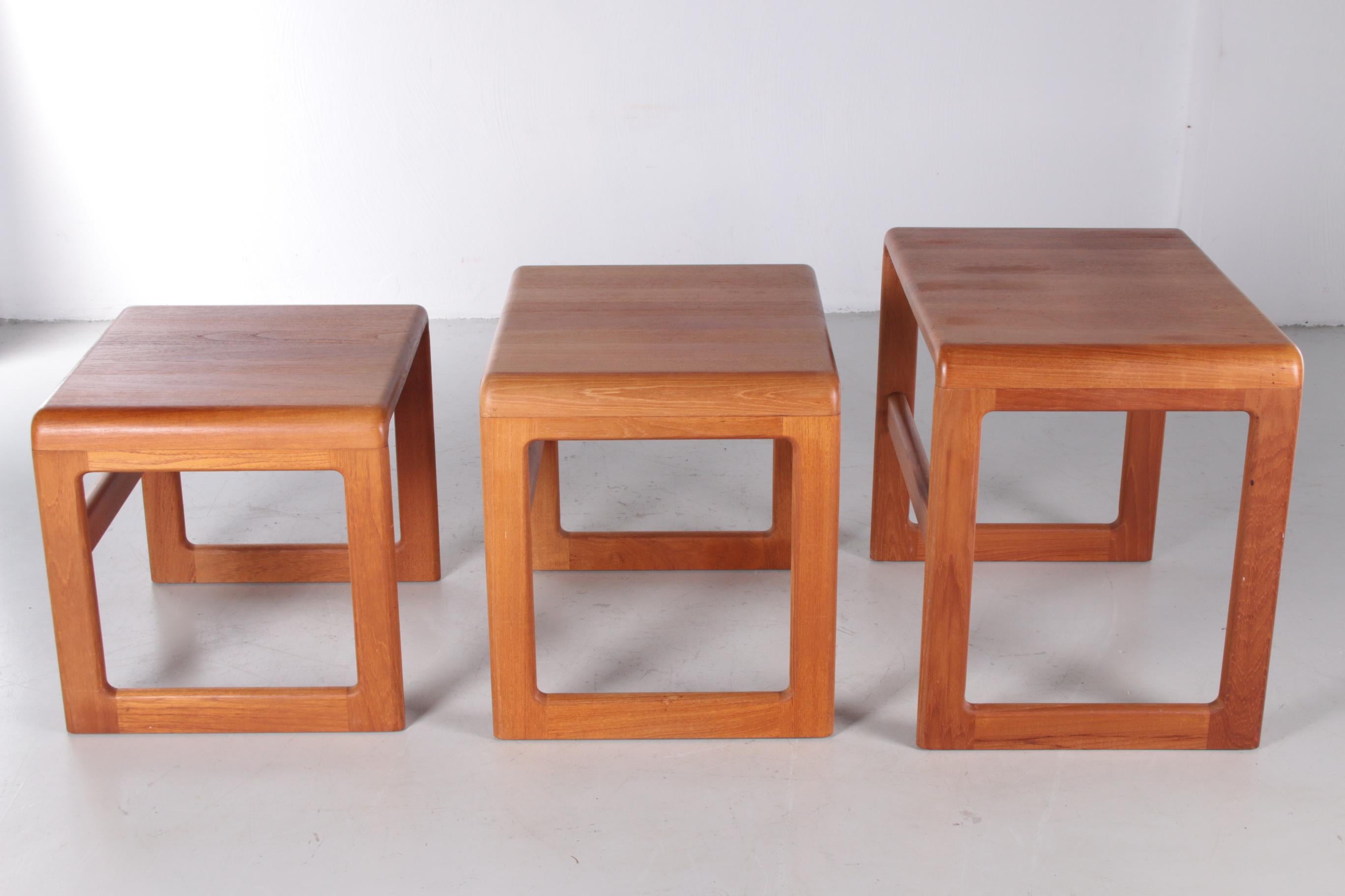 Vintage Set of 3 Dyrlund Side Tables Solid Wood, 1960 4