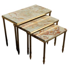 Vintage-Set aus 3 Onyx-Marmor-Messing-Stapeltischen im Hollywood-Regency-Stil-60er Jahre