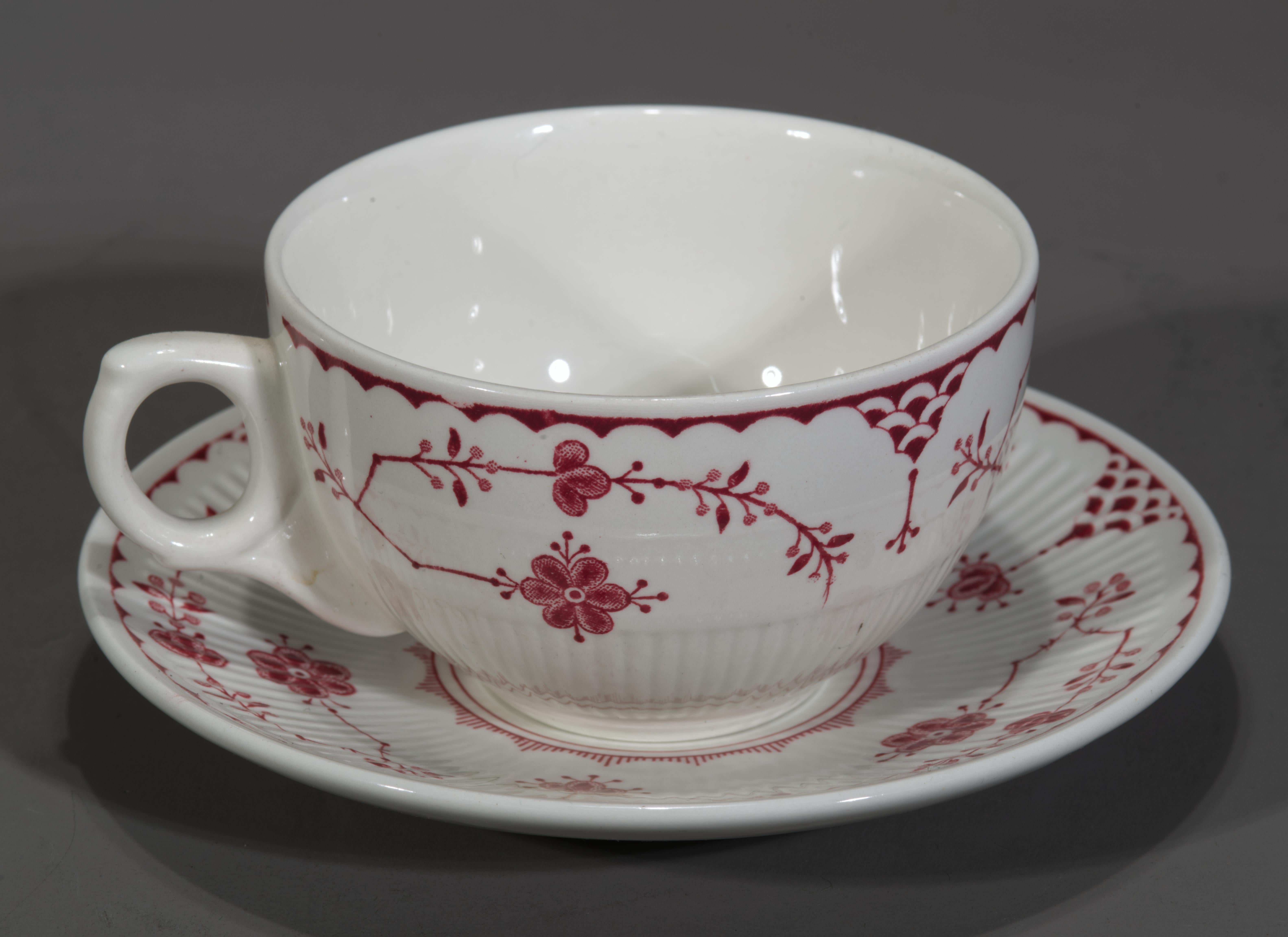 Inglese Set di 4 tazze e piattini Furnivals Inghilterra, modello Danimarca Rosso in vendita