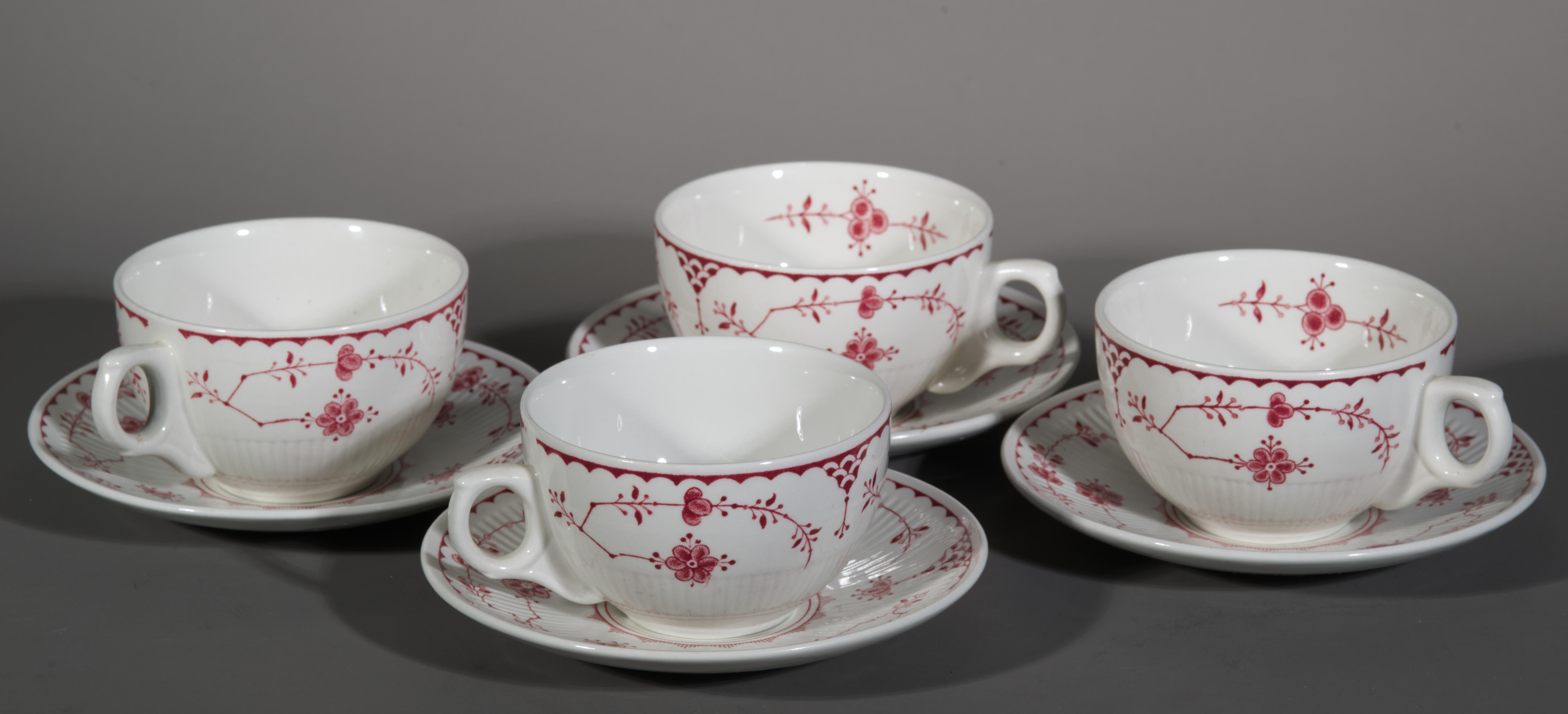 Smaltato Set di 4 tazze e piattini Furnivals Inghilterra, modello Danimarca Rosso in vendita