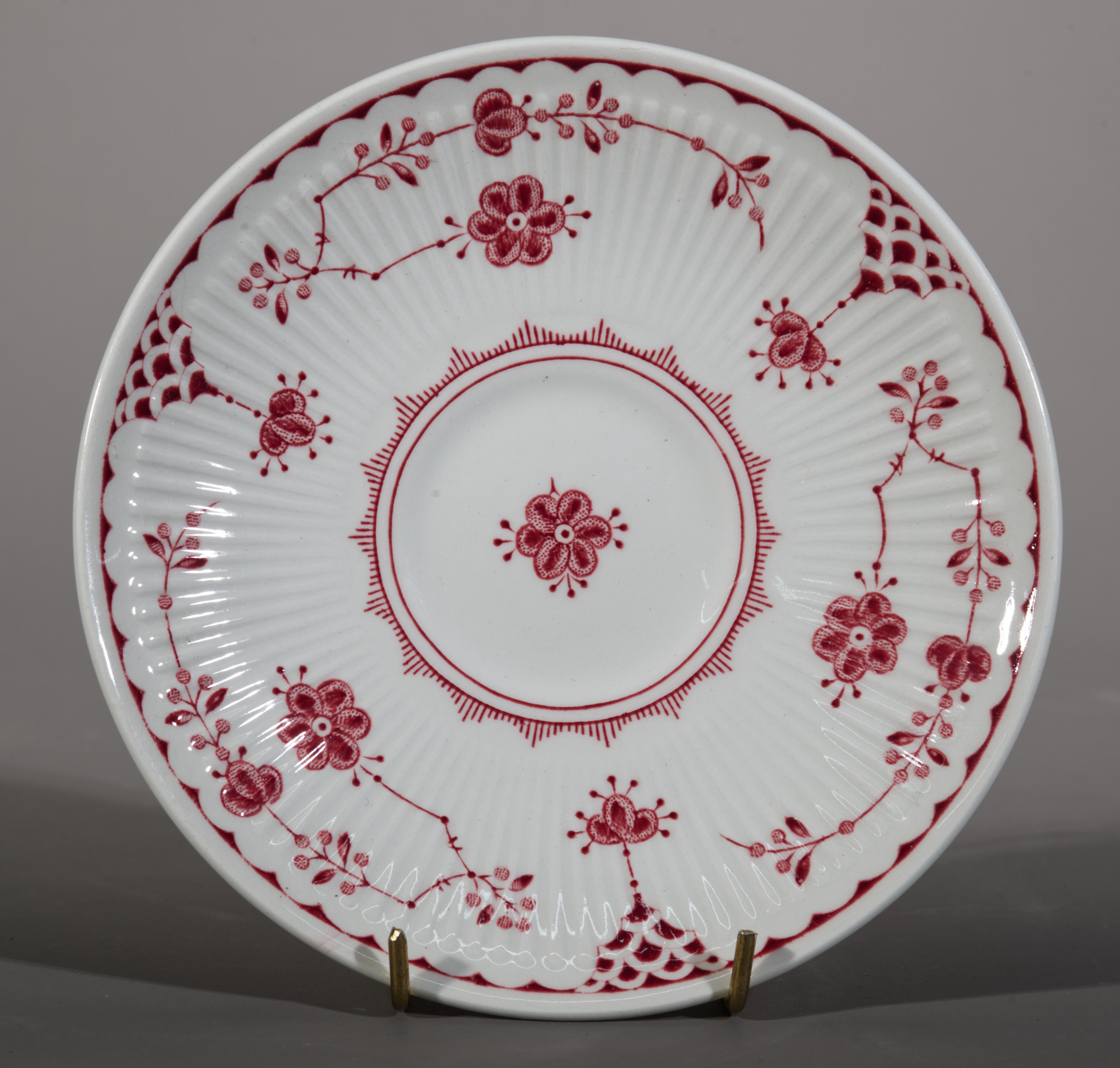 XX secolo Set di 4 tazze e piattini Furnivals Inghilterra, modello Danimarca Rosso in vendita