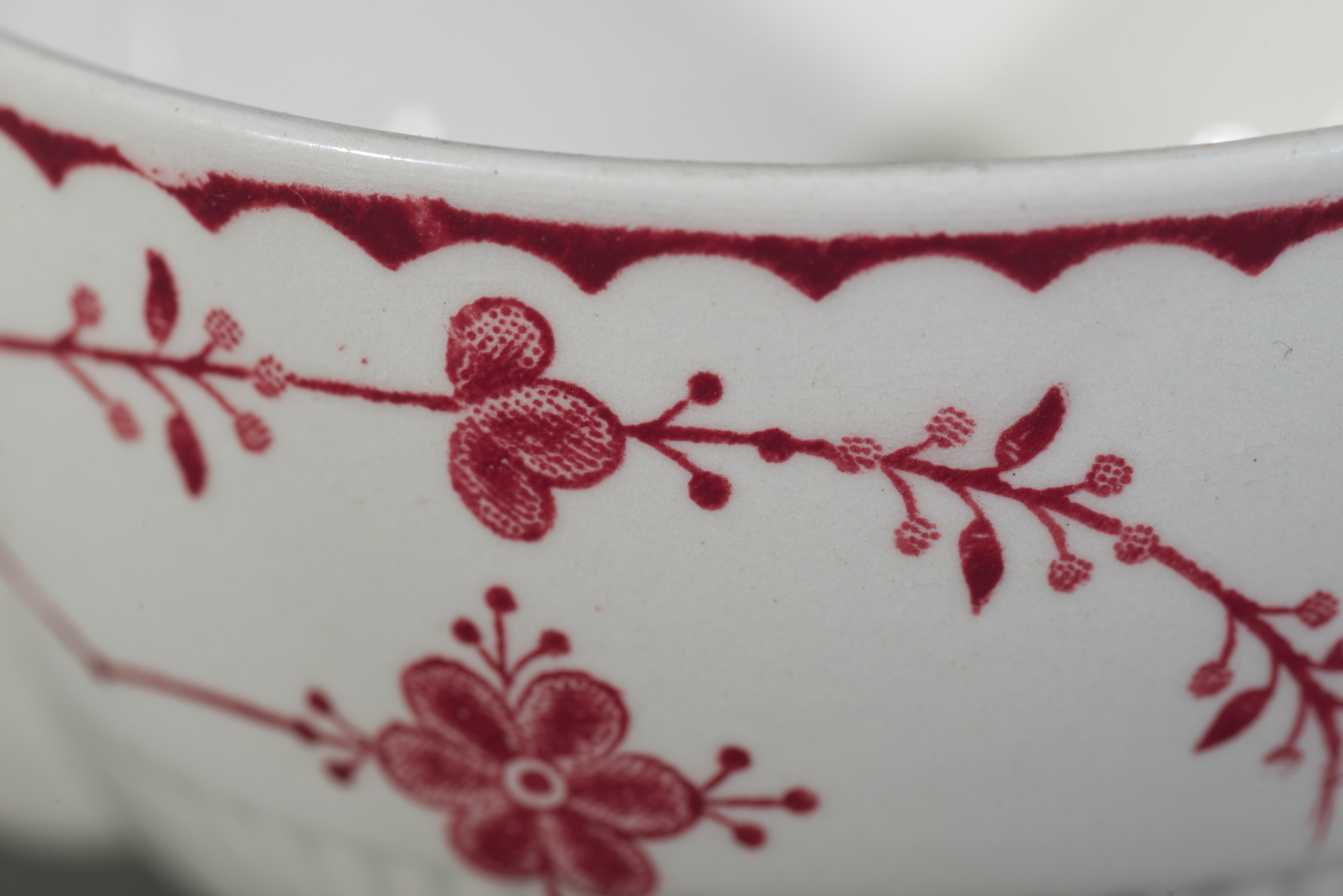 Set di 4 tazze e piattini Furnivals Inghilterra, modello Danimarca Rosso in vendita 2