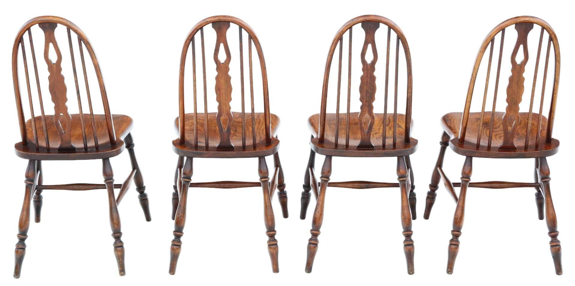 Set di 4 sedie da pranzo da cucina Windsor in frassino di qualità, fine XX secolo. Costruzione solida, senza giunture allentate o tarli.

Le dimensioni complessive sono le seguenti: - 46 cm di larghezza x 50 cm di profondità x 95 cm di altezza x 45