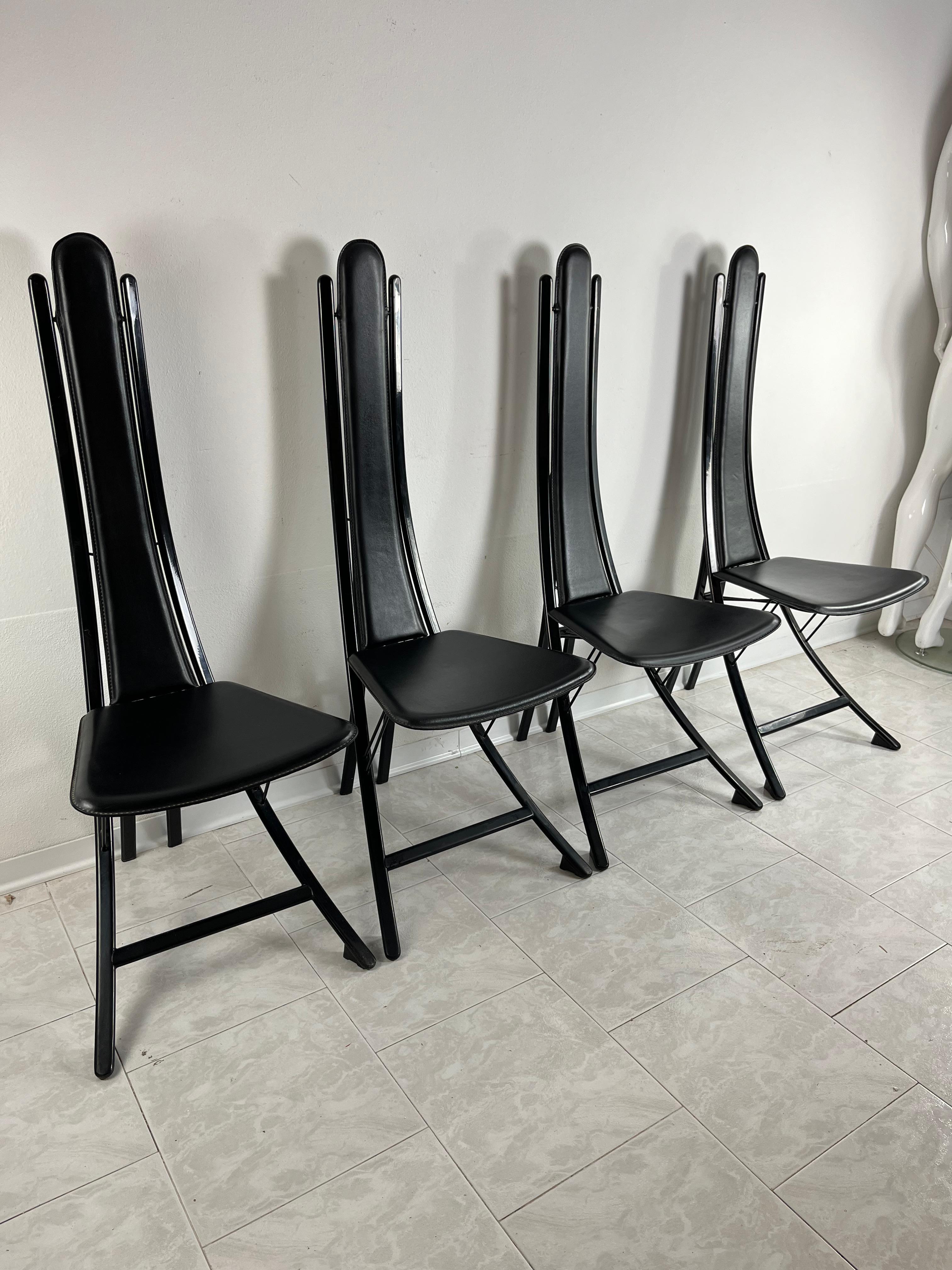 Ensemble vintage de 4 chaises en acier et cuir attribué à Recanatini des années 1980 en vente 1