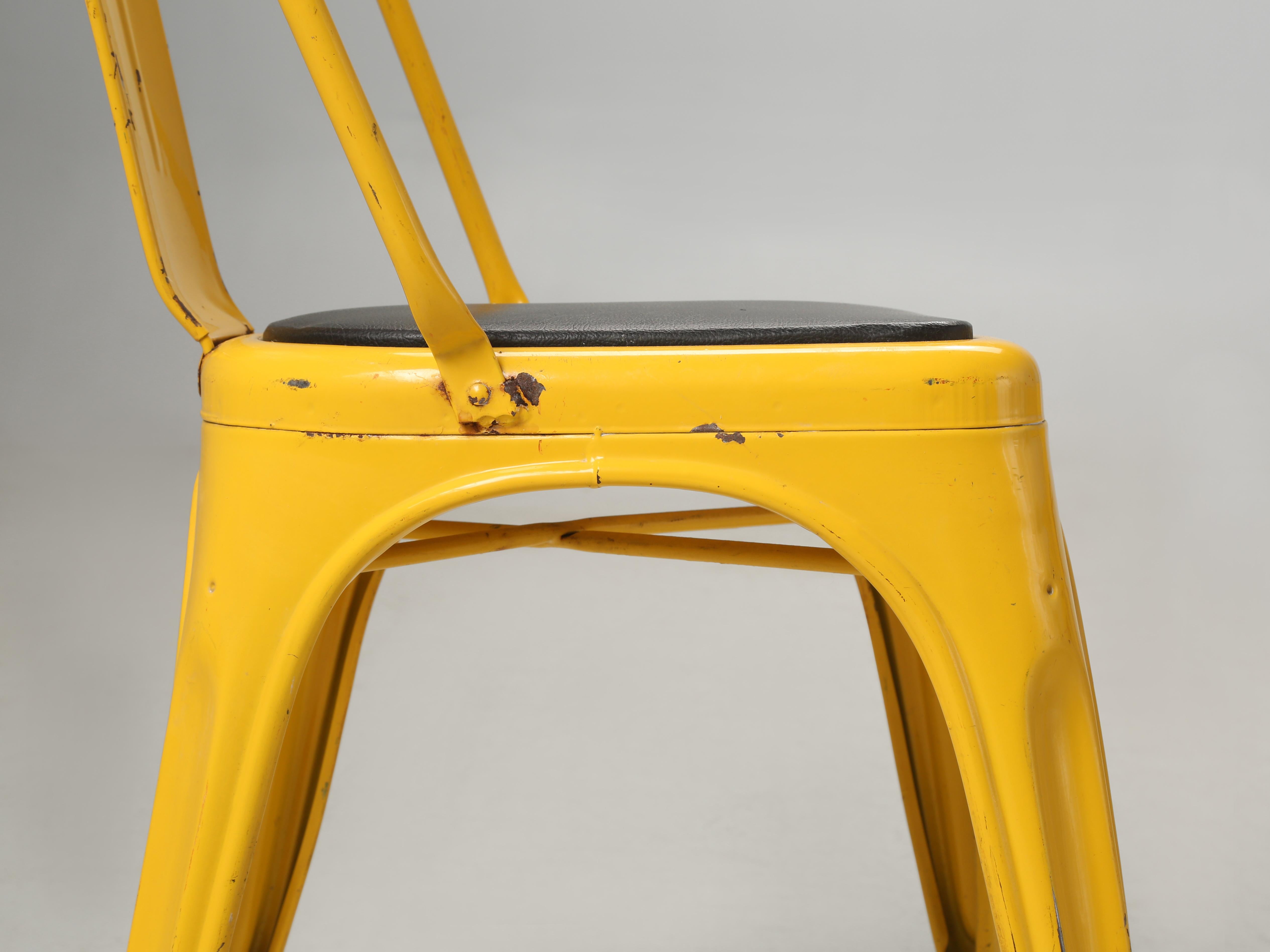 Ensemble vintage de (4) chaises empilables en acier Tolix jaune soleil de France en vente 4