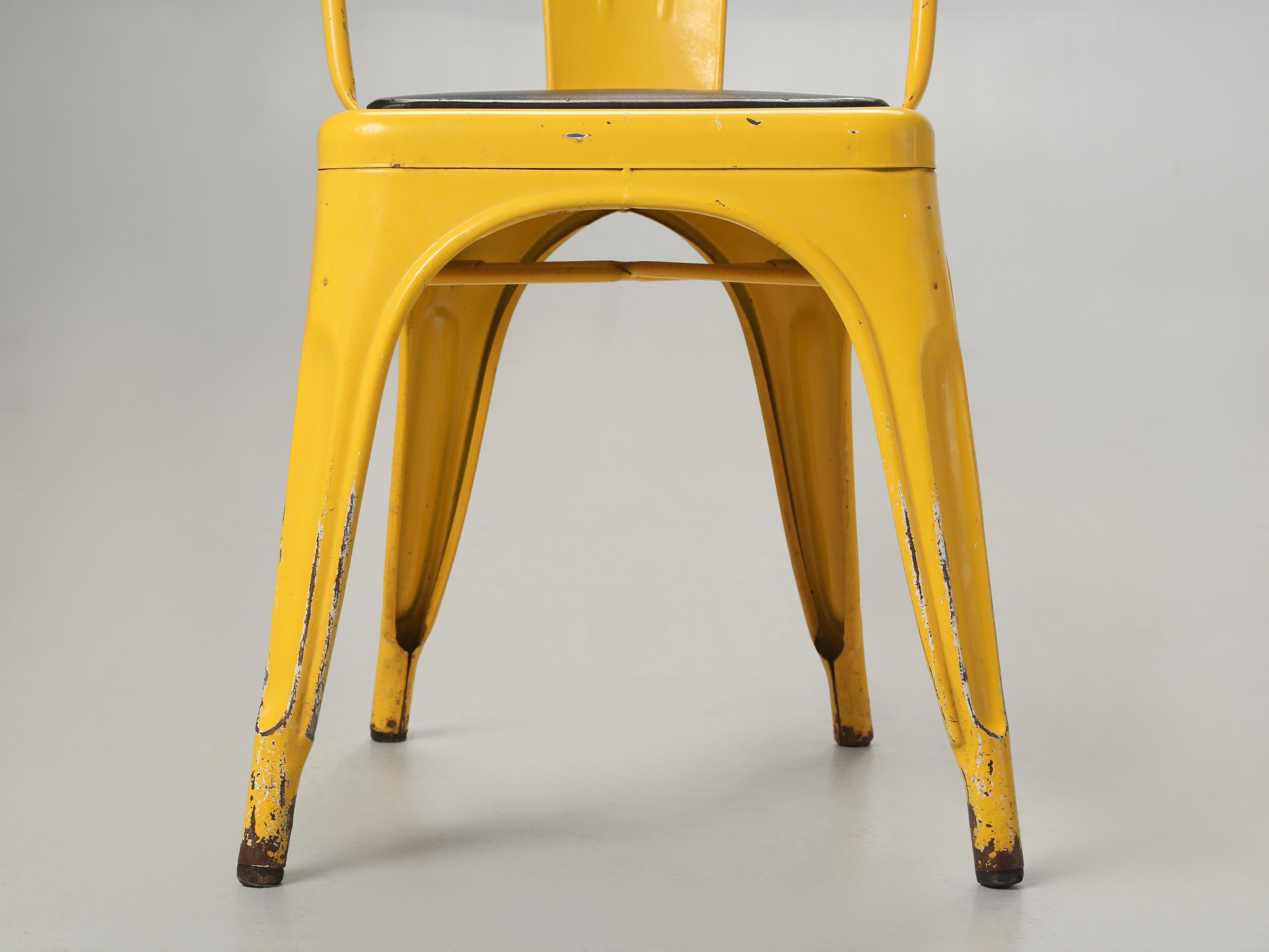 Ensemble vintage de (4) chaises empilables en acier Tolix jaune soleil de France en vente 5