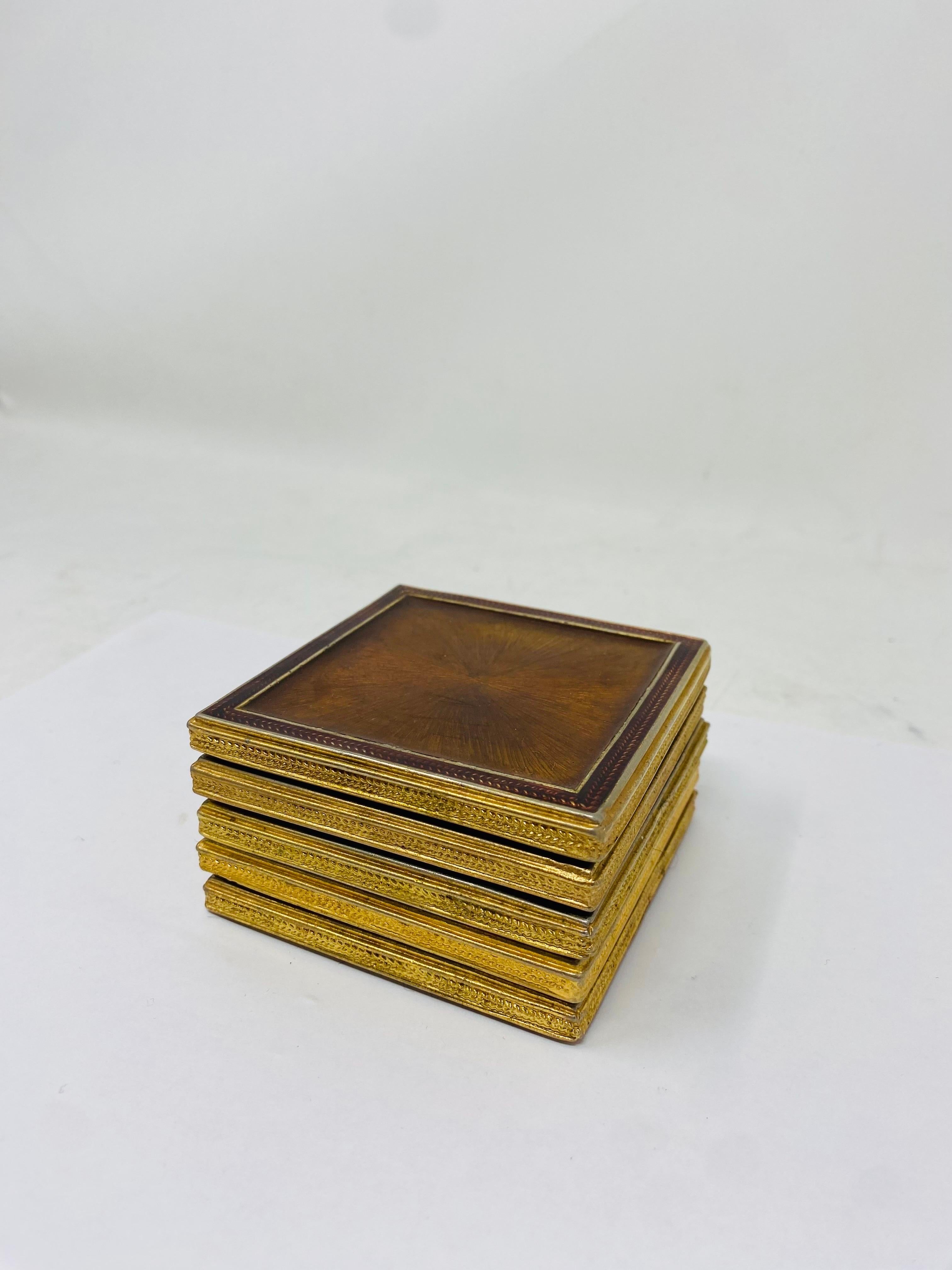 Set di 5 sottobicchieri in ottone e vetro di metà secolo, vintage In condizioni buone in vendita a San Diego, CA