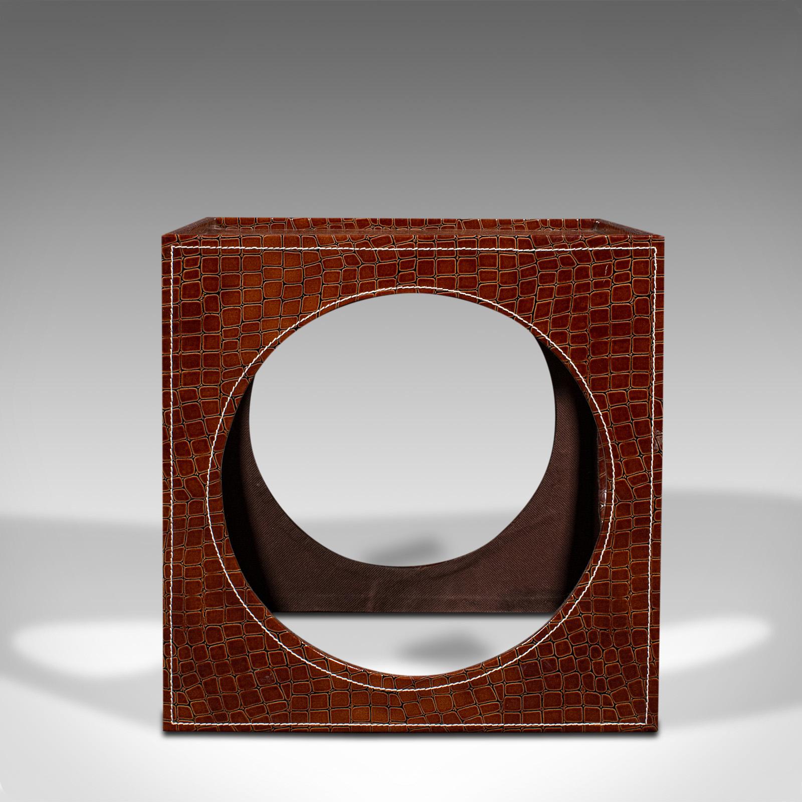 Ensemble vintage de 5 cubes gigognes, table d'appoint décorative italienne, fin du 20ème siècle en vente 2