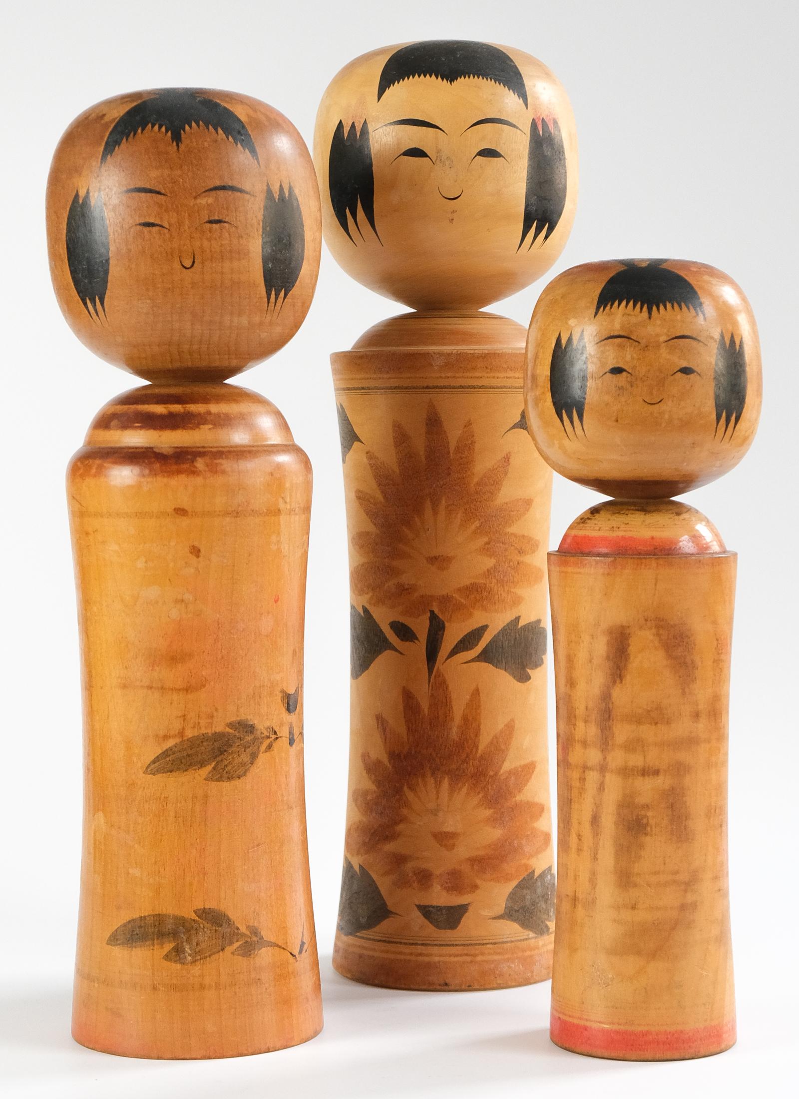 Vintage Set of 5 Traditional Hand-Painted Japanese Kokeshi Dolls, c.1950s For Sale 3