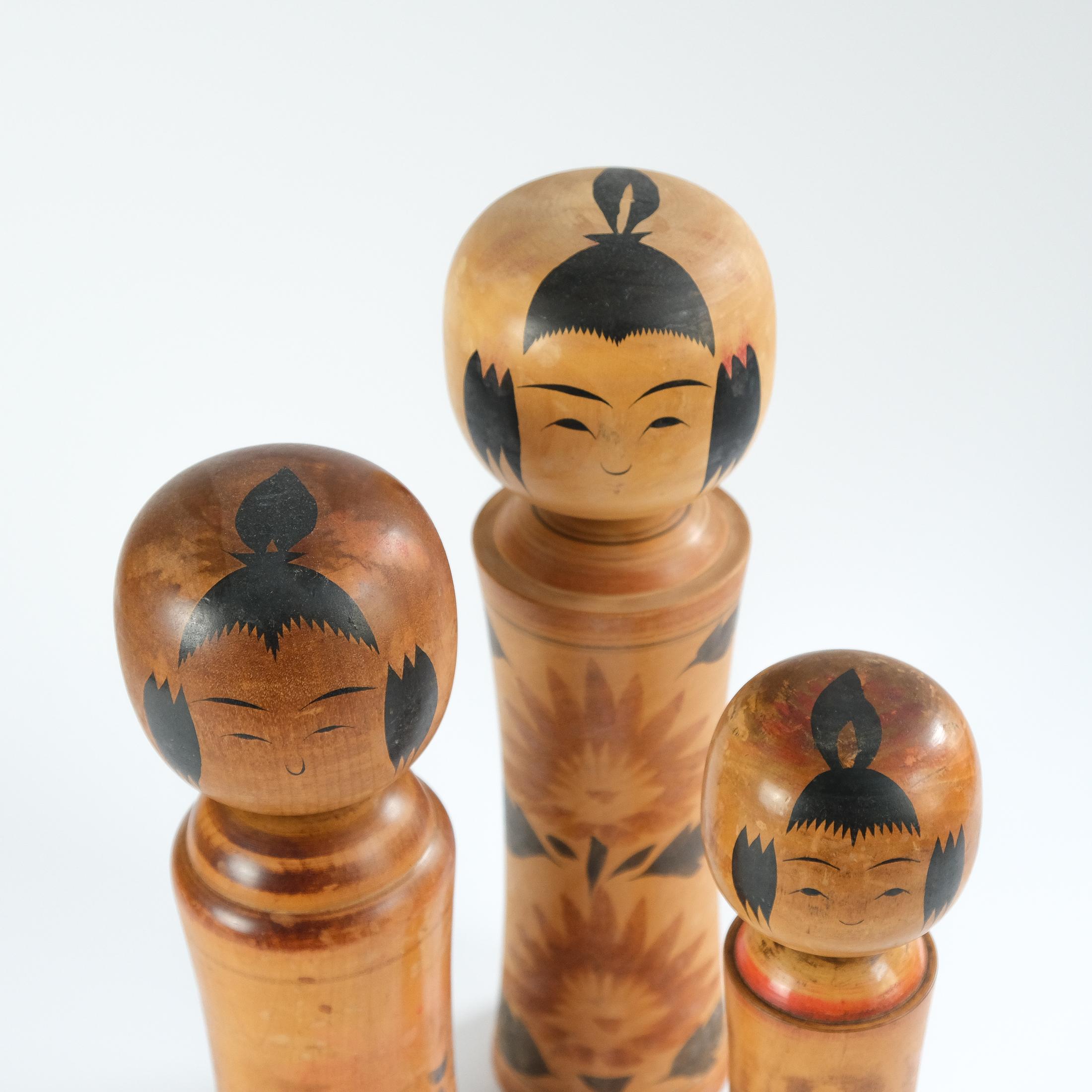 Vintage Set of 5 Traditional Hand-Painted Japanese Kokeshi Dolls, c.1950s For Sale 7
