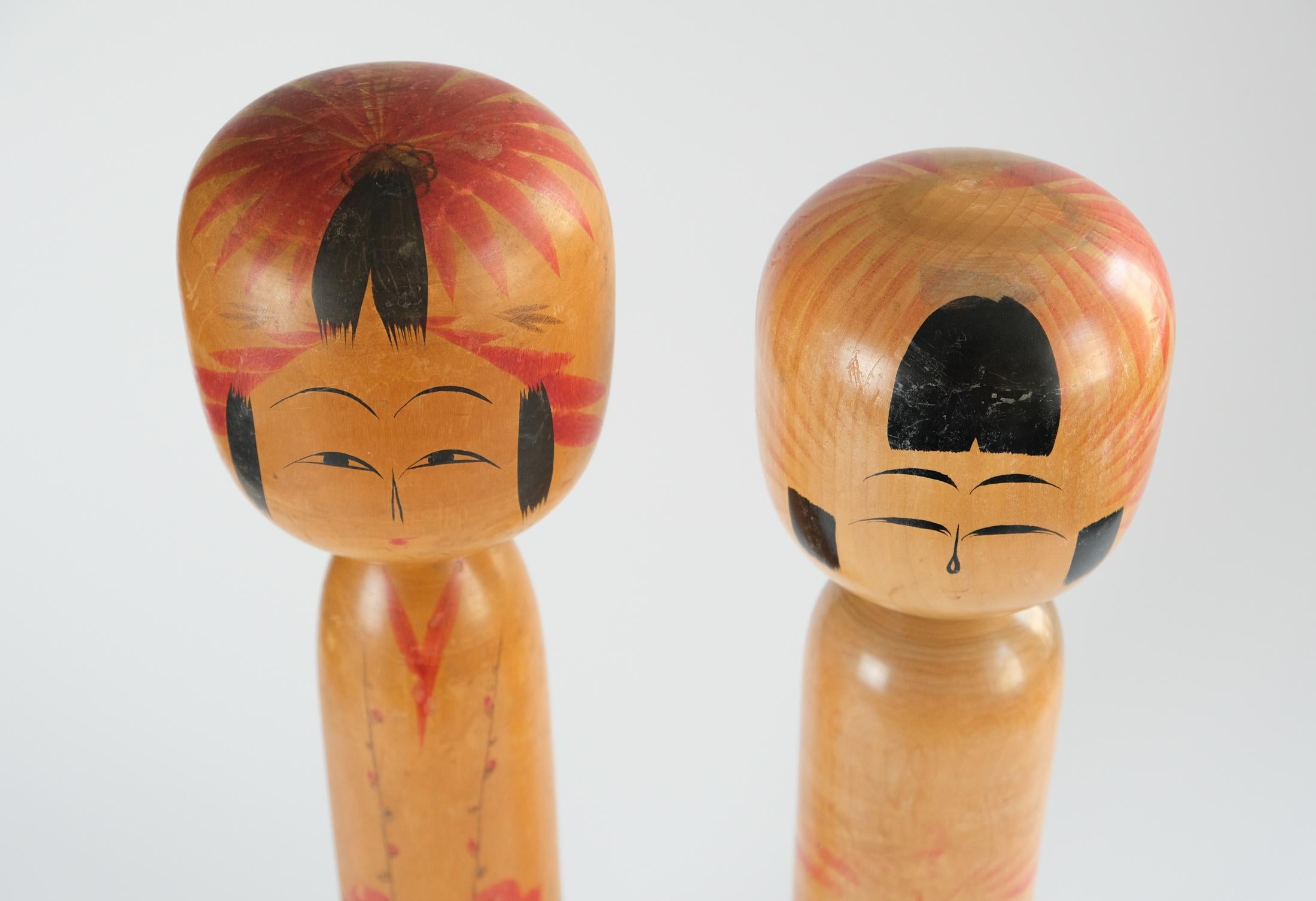Vintage Set of 5 Traditional Hand-Painted Japanese Kokeshi Dolls, c.1950s In Good Condition For Sale In London, GB