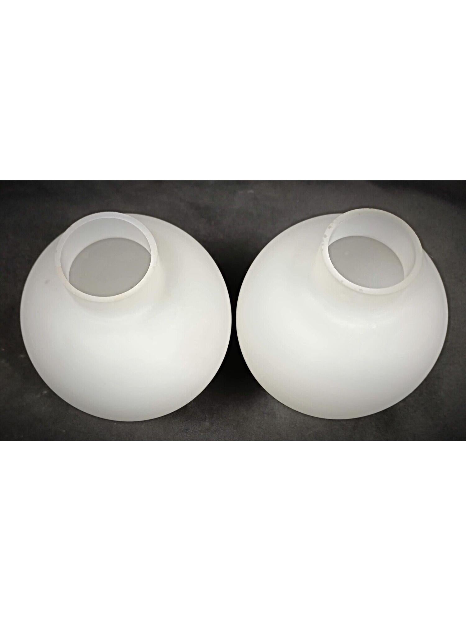 Français Ensemble vintage de 5 sphères en opaline blanche pour appliques murales - 2Y161 en vente