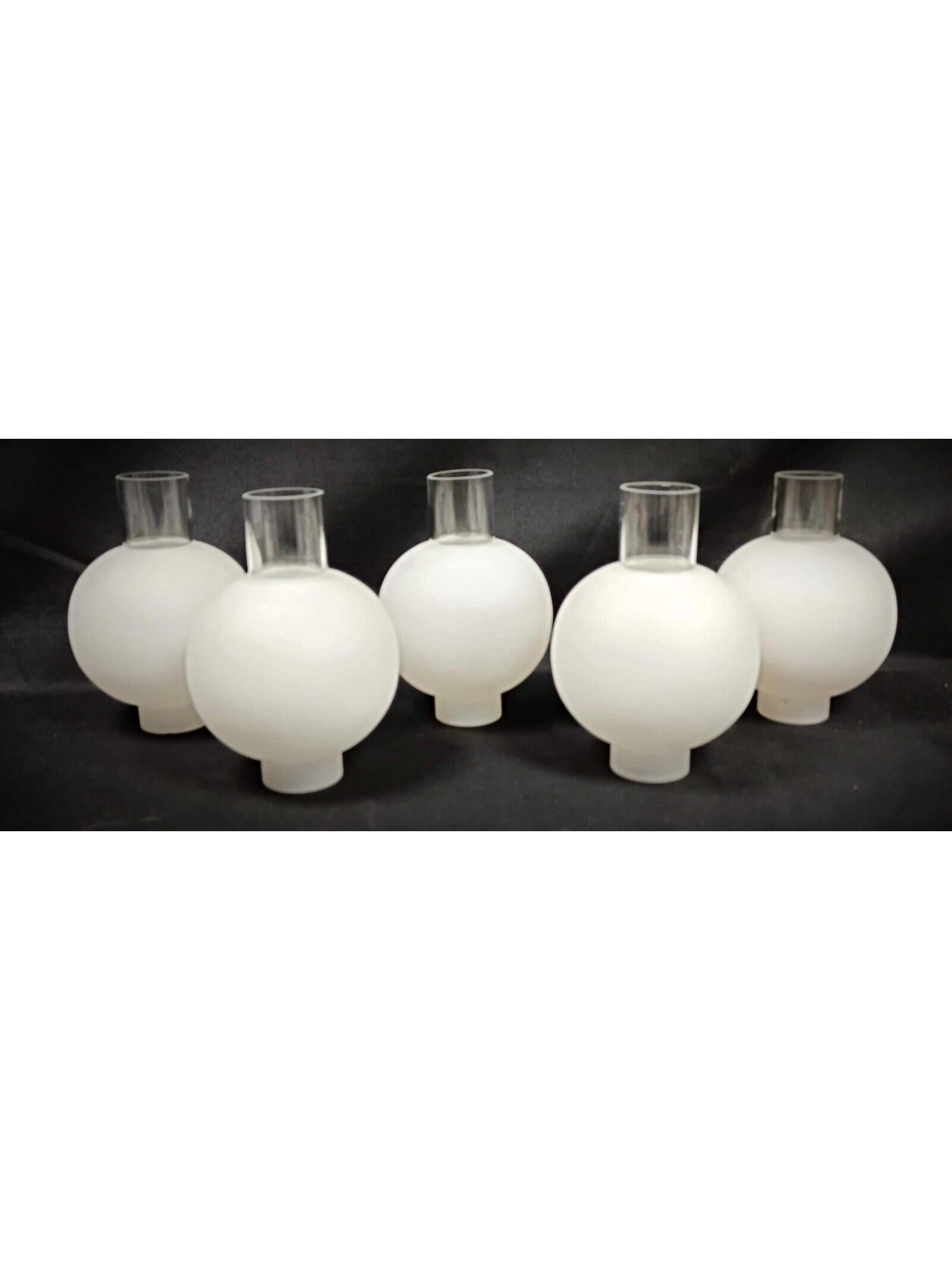 Verre opalin Ensemble vintage de 5 sphères en opaline blanche pour appliques murales - 2Y161 en vente