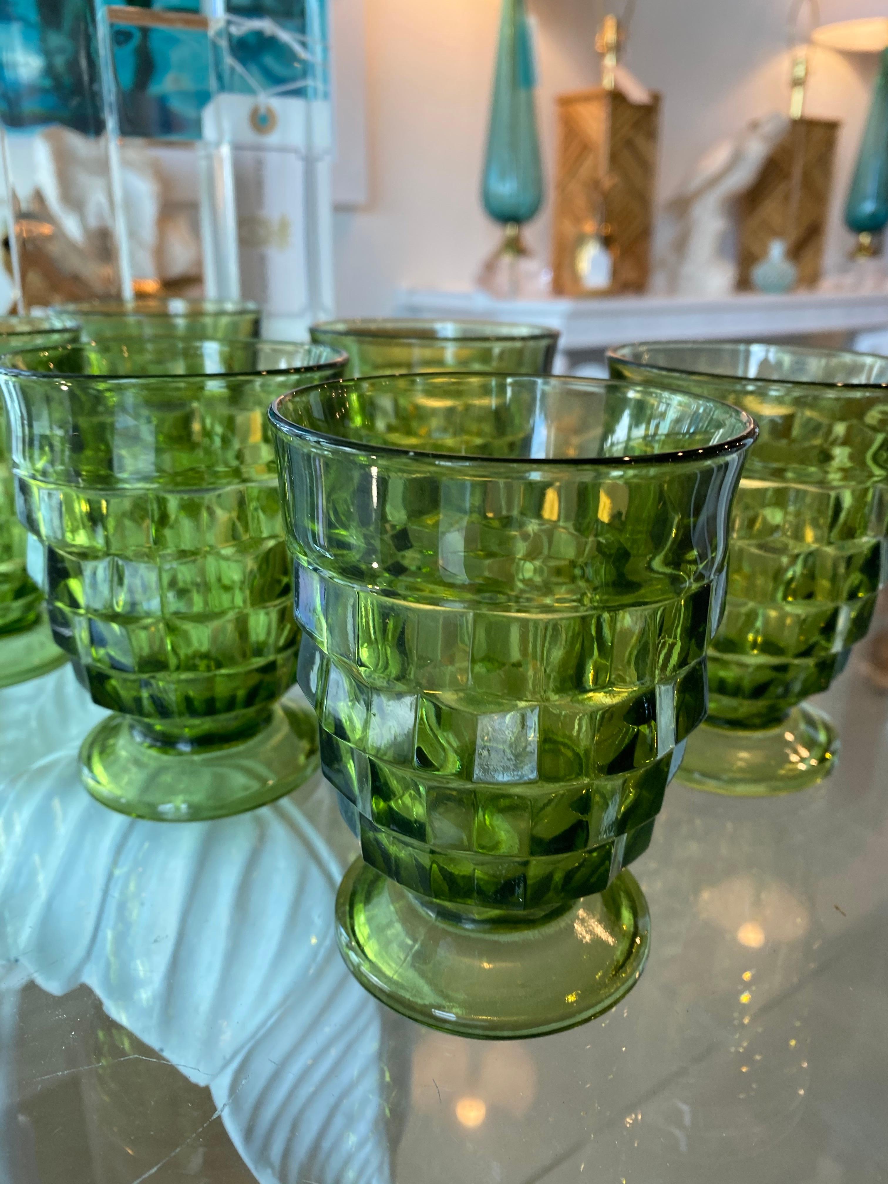 Vintage Set of 6 Green Glass Wine Water Glasses In Good Condition In West Palm Beach, FL