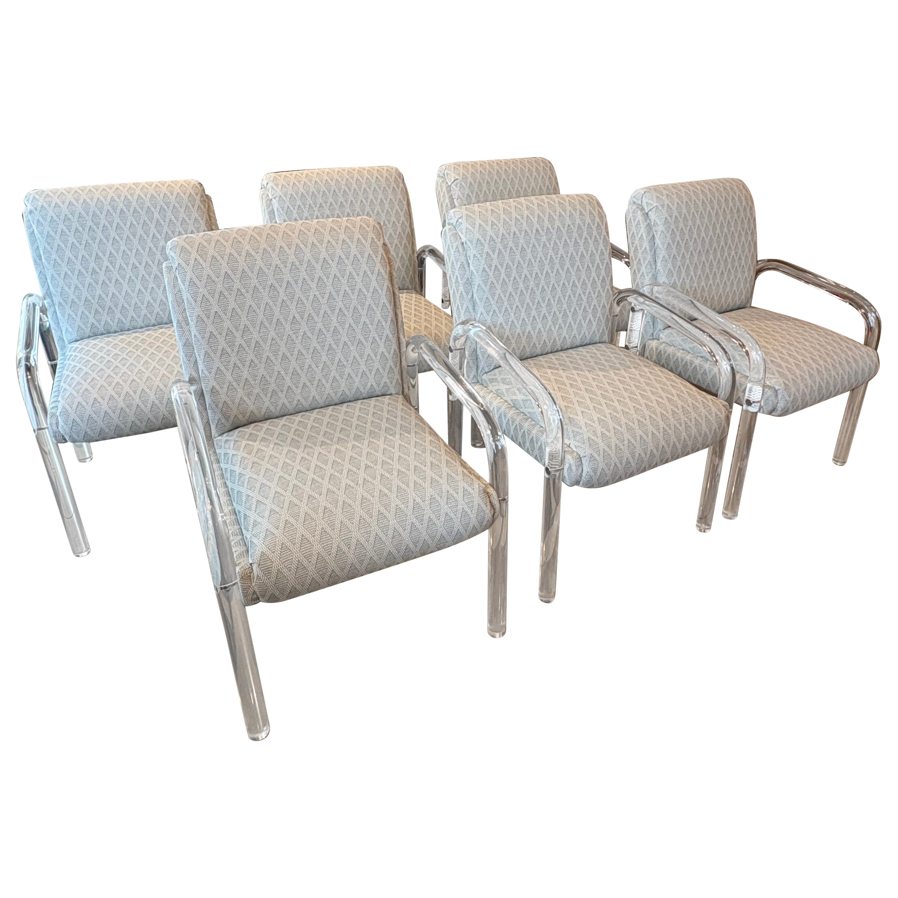 Set di 6 sedie da pranzo a braccio in lucite vintage di Preview Newly Upholstered Coastal in vendita