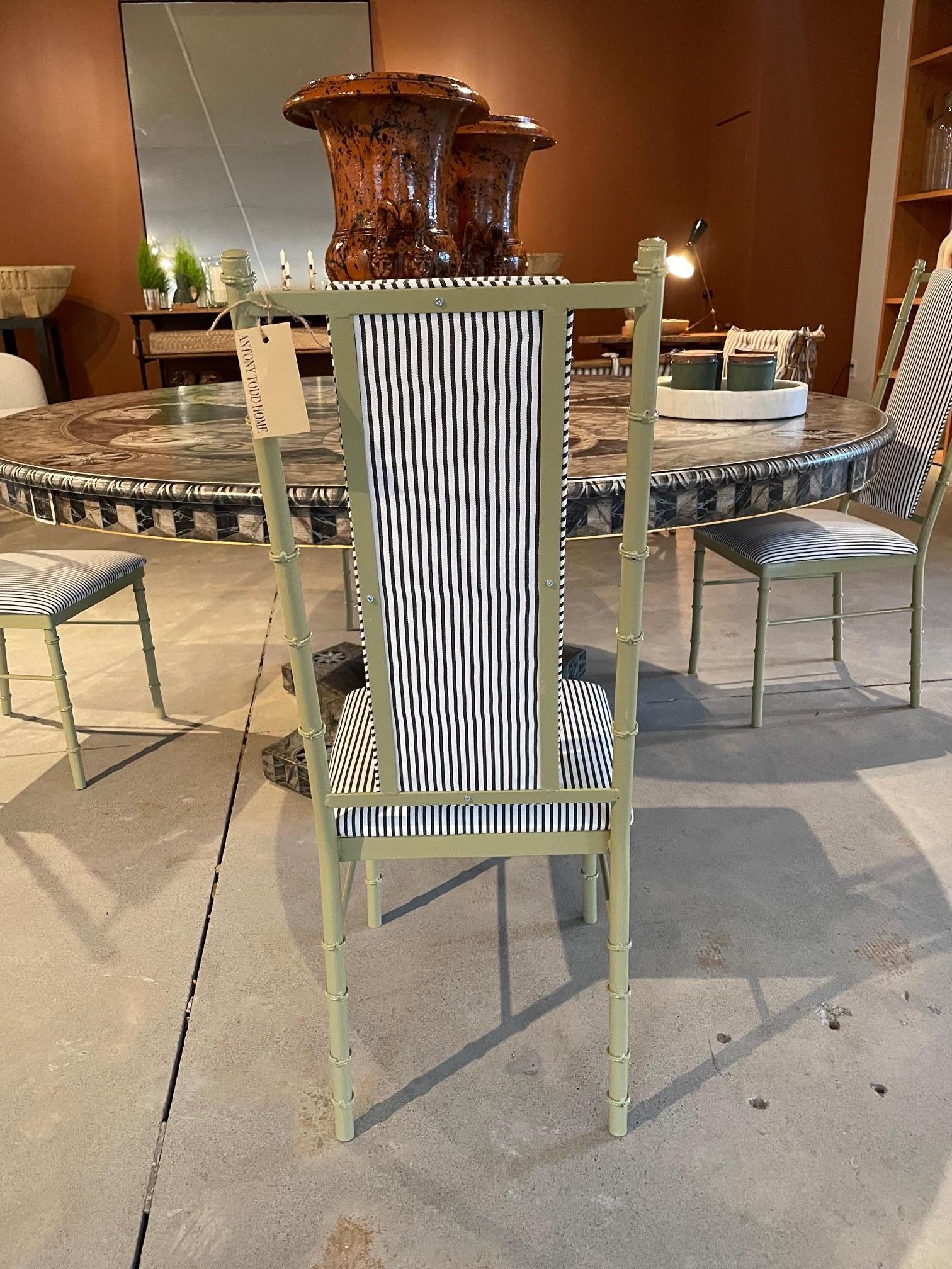 Mid Century set of 6 Powder-Coated Metal and Upholstered Dining Chairs. In Excellent Condition For Sale In Millbrook, NY