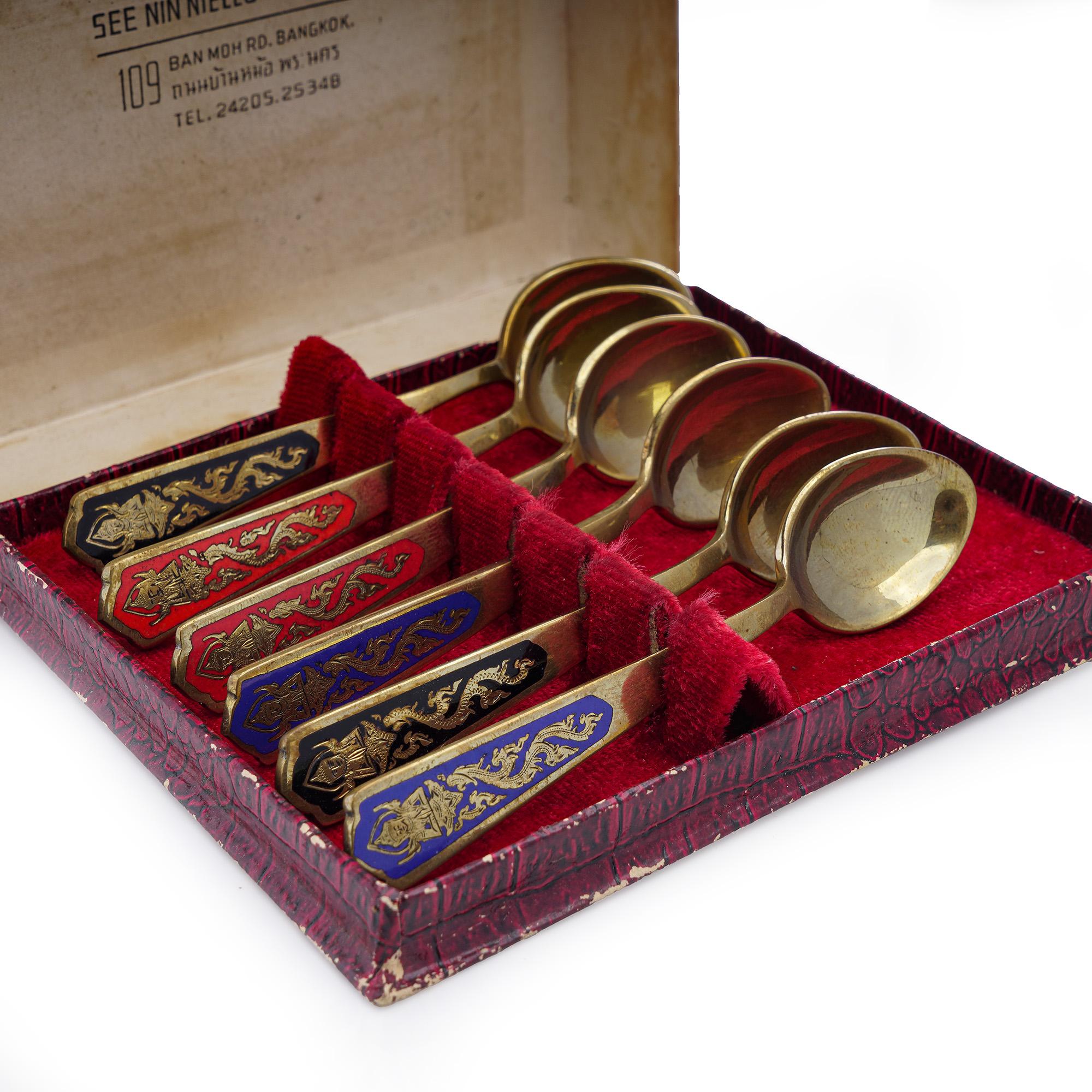 Ensemble vintage de 6 cuillères à thé en niellage avec motifs de dragon Bon état - En vente à Braintree, GB