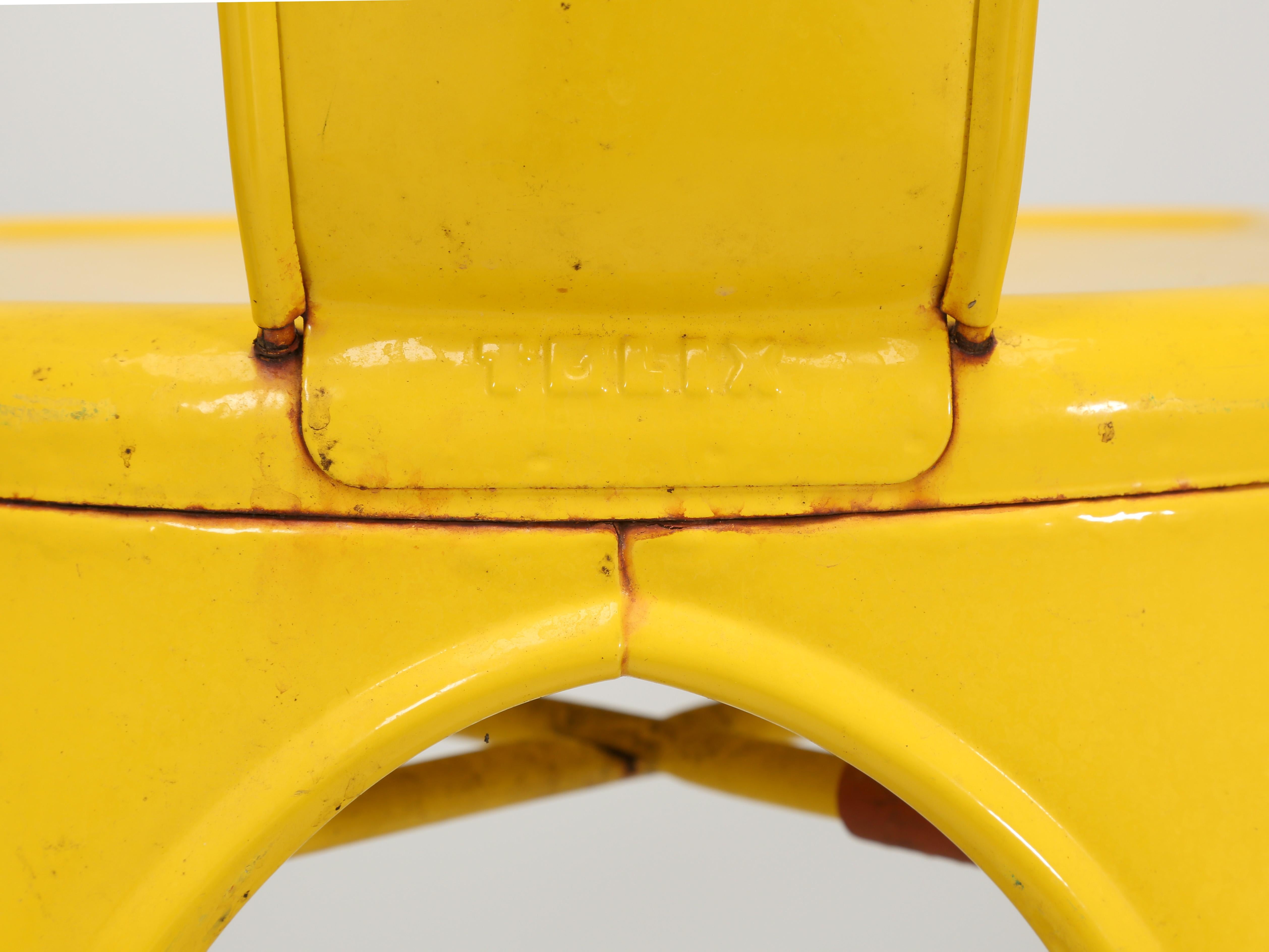 6er-Set gelbe Tolix-Stapel-Esszimmerstühle für Indoors oder Outdoor im Angebot 10