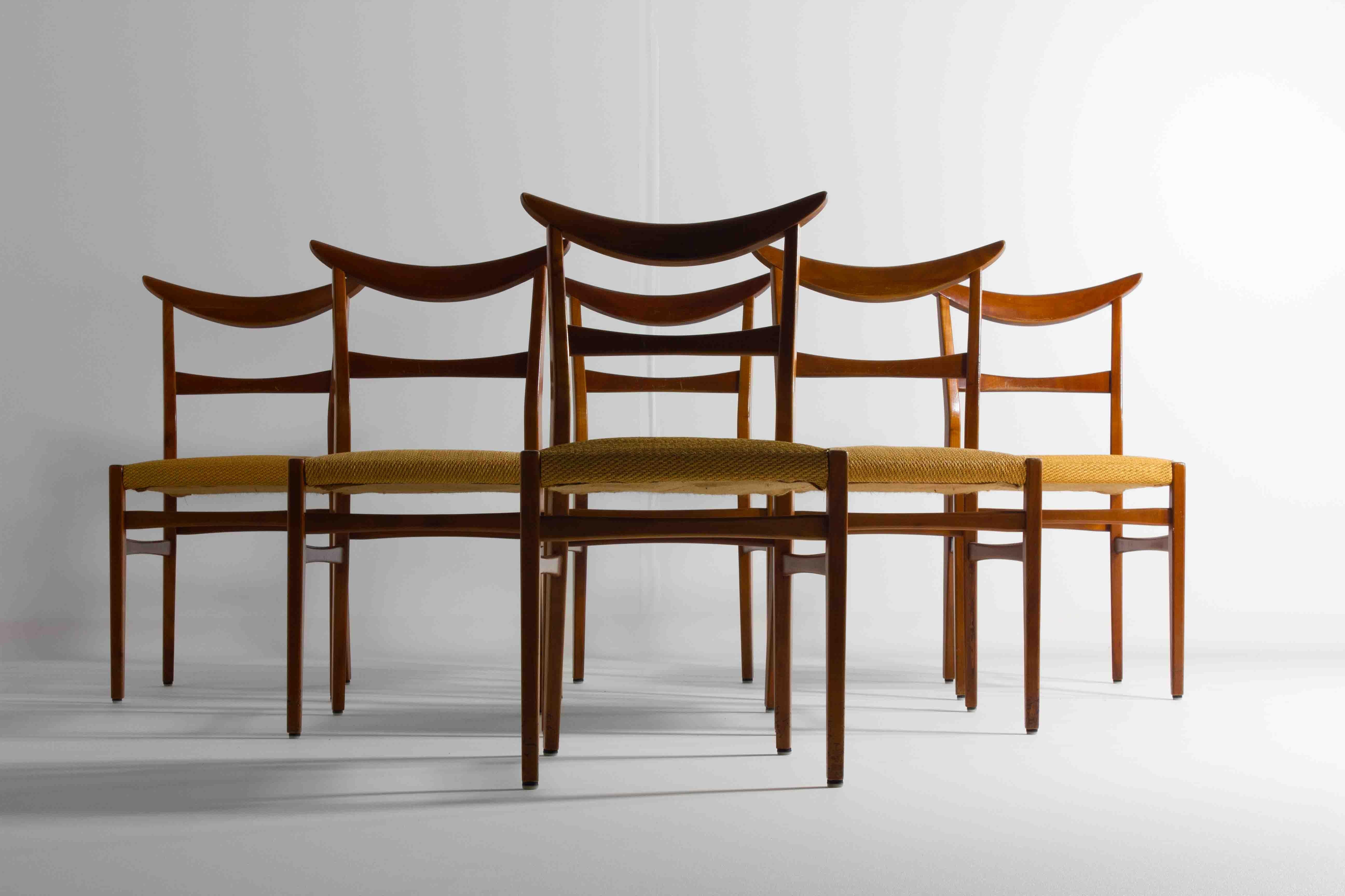 Mid-Century Modern  Vintage set of 6 unique arched chairs, 1960s For Sale