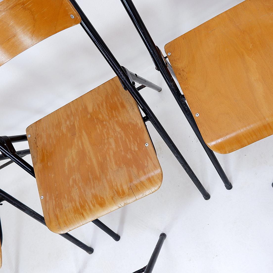 Industrial Vintage Set of 7 folding chair in metal and wood - 1960s For Sale