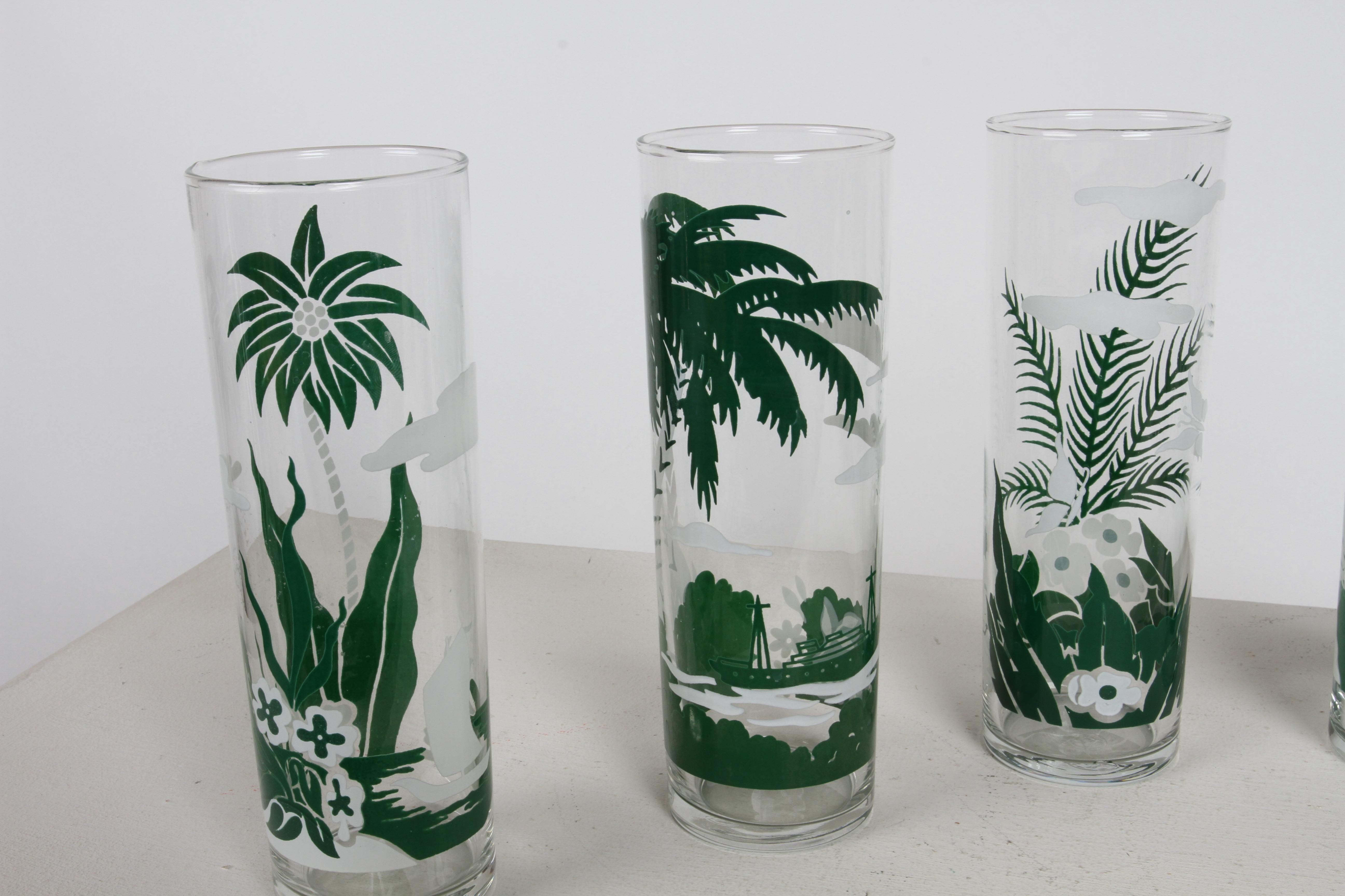 Vintage set of 7 Libbey Tom Collins Tropical Island Palm Tree Theme Tall Glasses In Good Condition For Sale In St. Louis, MO