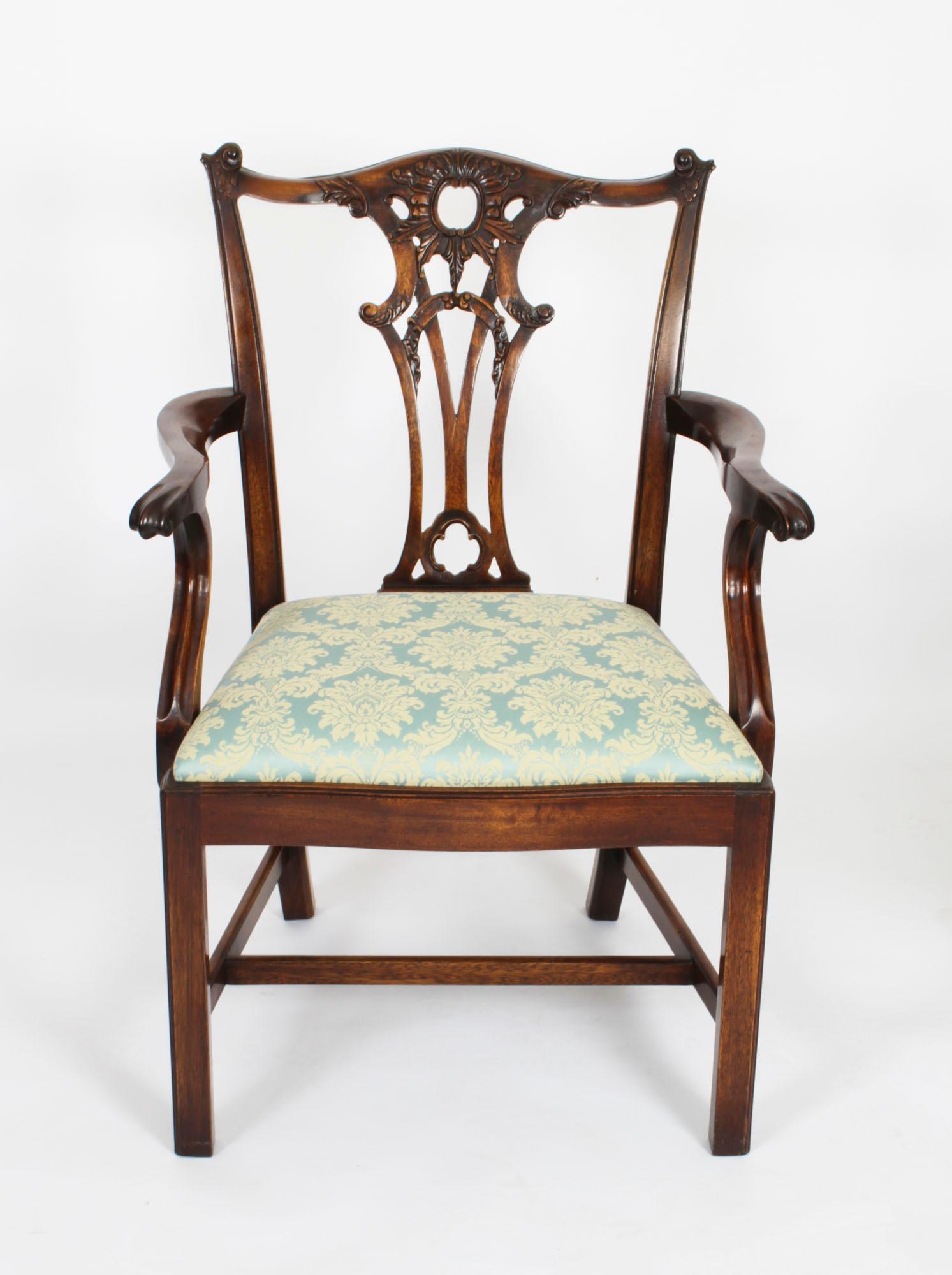 Fin du 20e siècle Ensemble vintage de 8 fauteuils néo- Chippendale 20ème siècle en vente