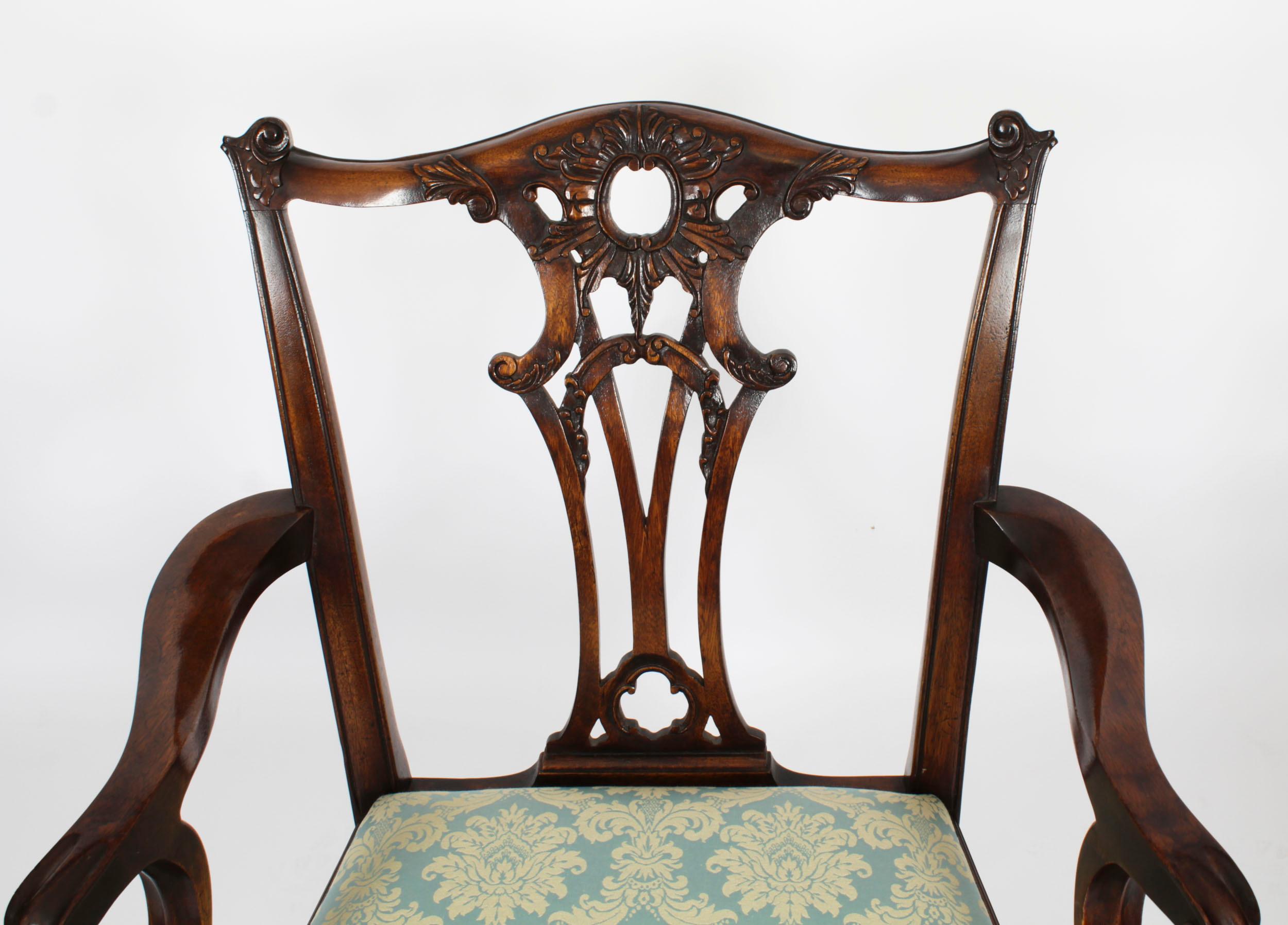 Ensemble vintage de 8 fauteuils néo- Chippendale 20ème siècle en vente 3