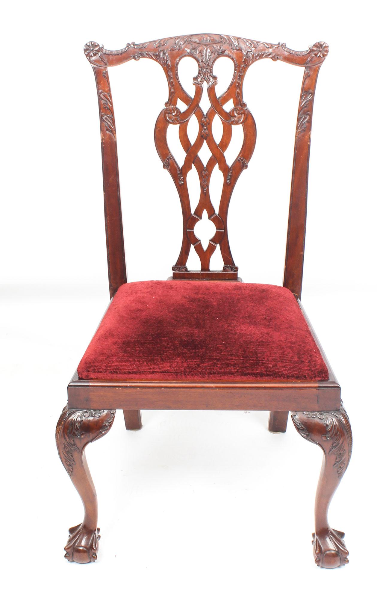 Vintage Set of 8 Mahogany Chippendale Dining Chairs, 20th Century In Good Condition In London, GB