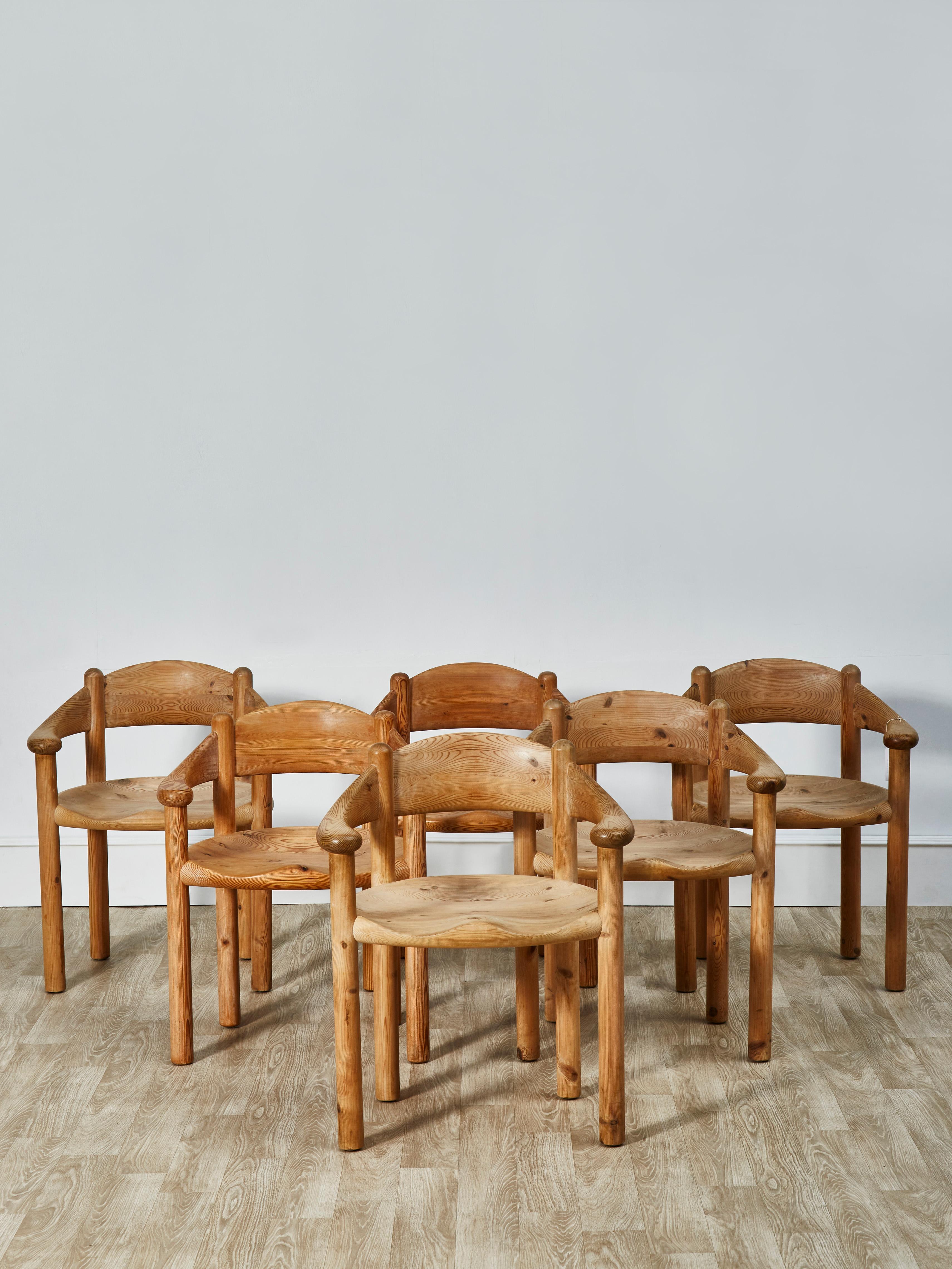 Vintage set of 8 wooden dining room chairs.
France, 1970s.