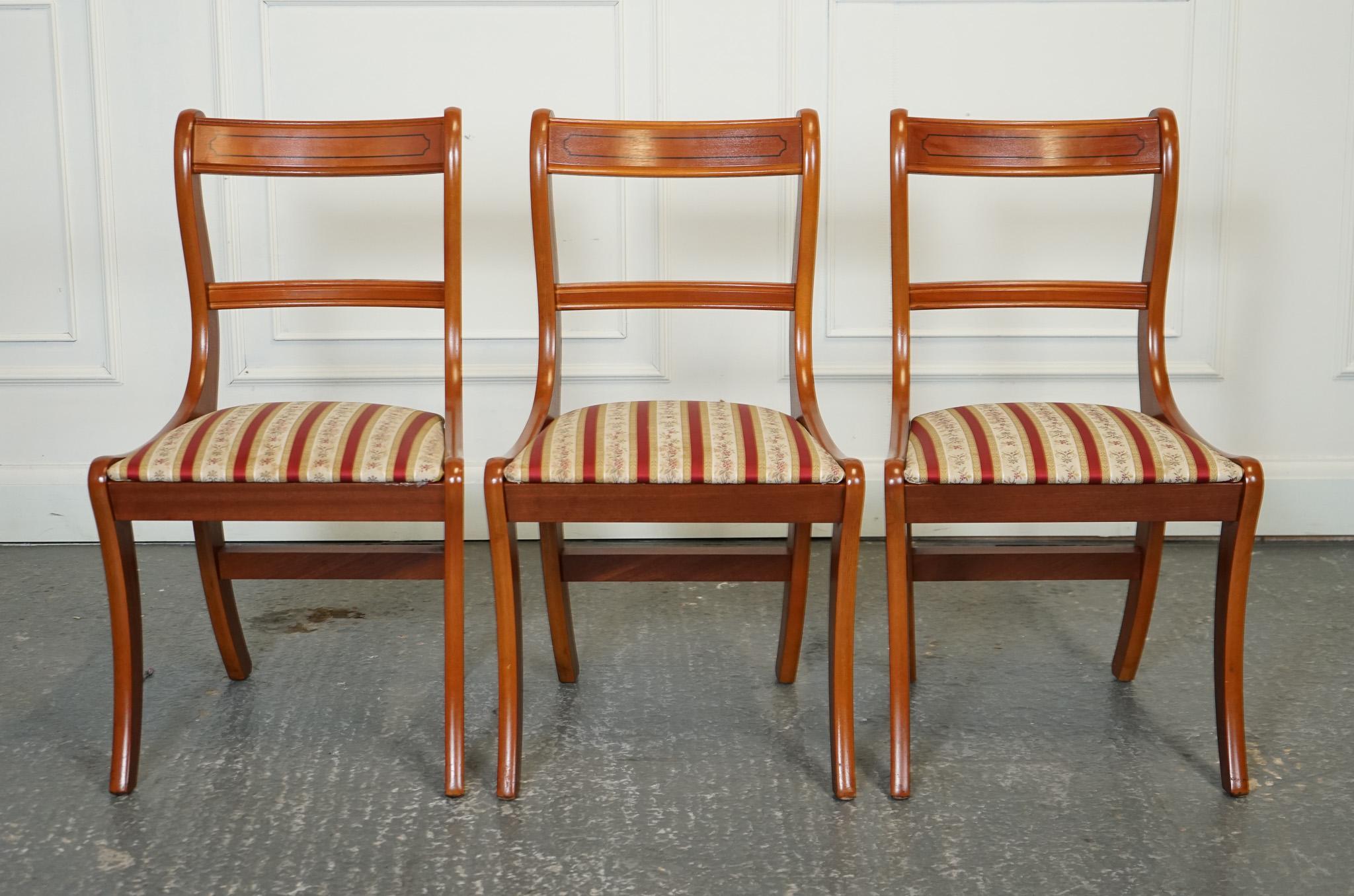 VINTAGE SET OF 8 YEW WOOD DINING CHAiRS J1 In Good Condition For Sale In Pulborough, GB