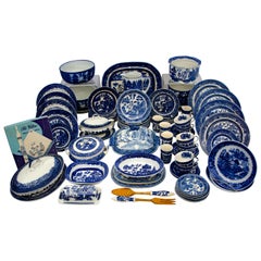 Vieille série de service en porcelaine bleu saule 117 pièces