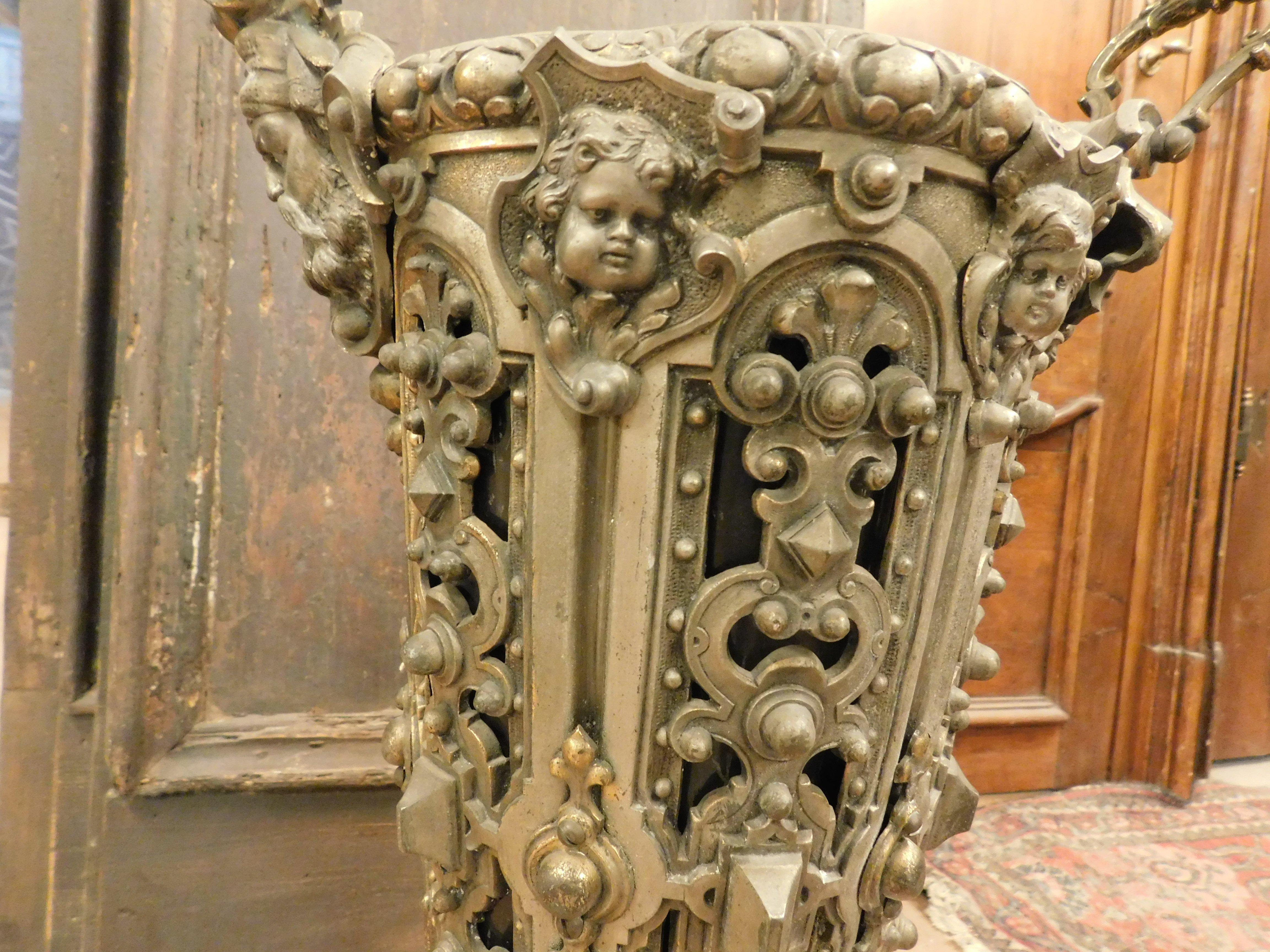 Set aus Säulenvasenhalter und Vasen-Schirmhalter, geschnitzt und vergoldet, '900 im Zustand „Gut“ im Angebot in Cuneo, Italy (CN)