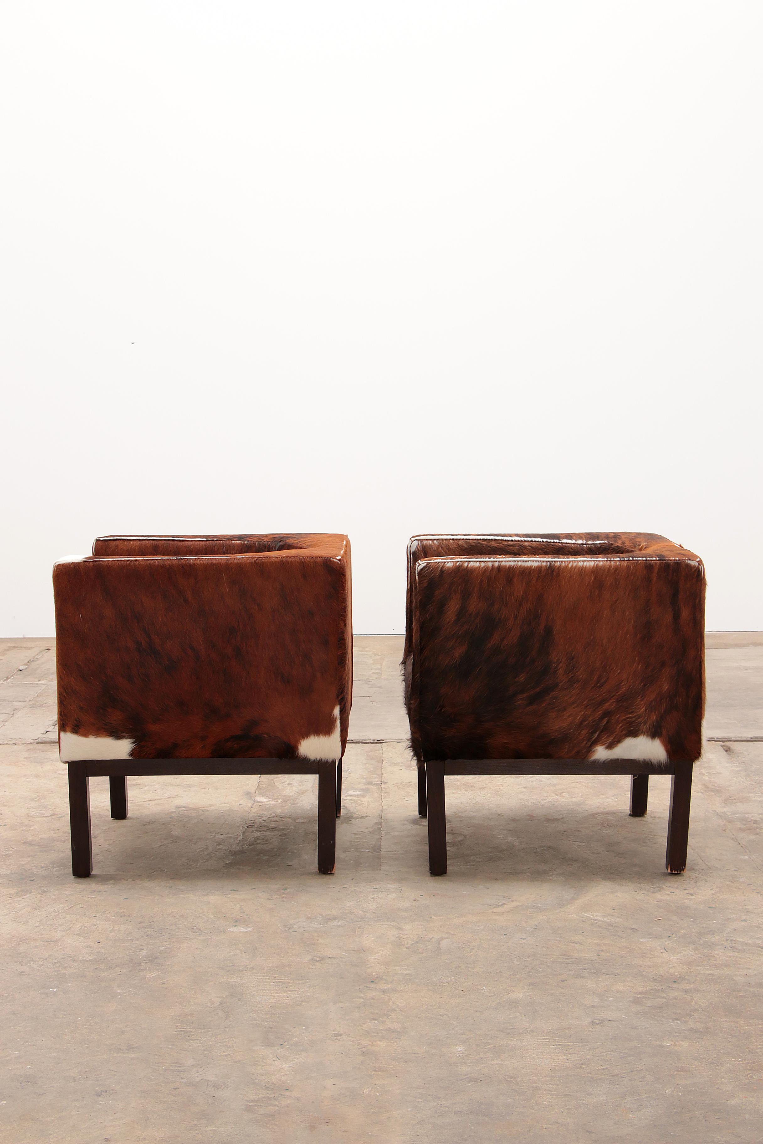 Vintage Set of Cowhide Armchairs, 1970 In Good Condition For Sale In Oostrum-Venray, NL