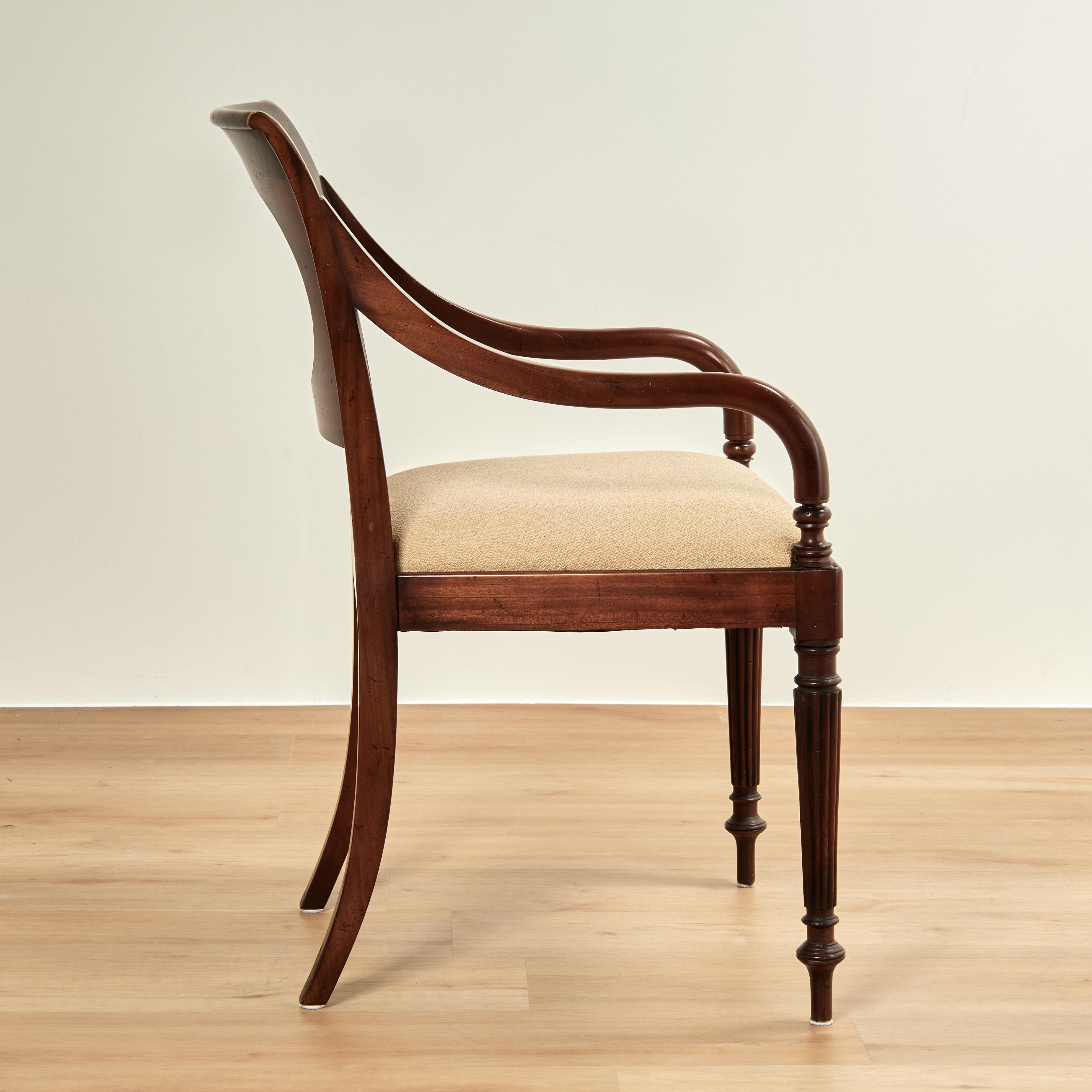 Américain Vintage Ensemble de huit chaises de salle à manger de style British Colonial par Baker en vente