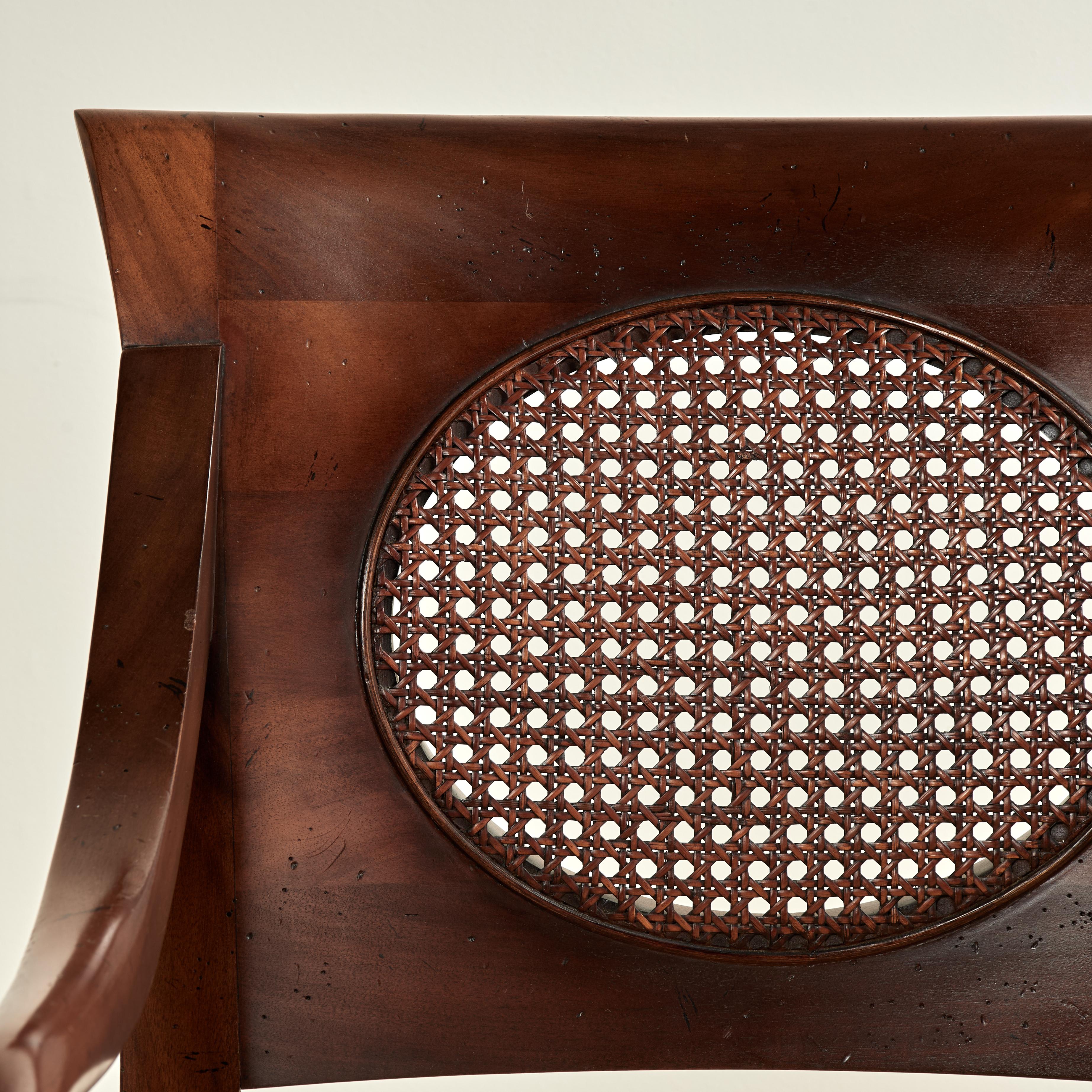 Vintage Ensemble de huit chaises de salle à manger de style British Colonial par Baker Bon état - En vente à Palm Beach, FL