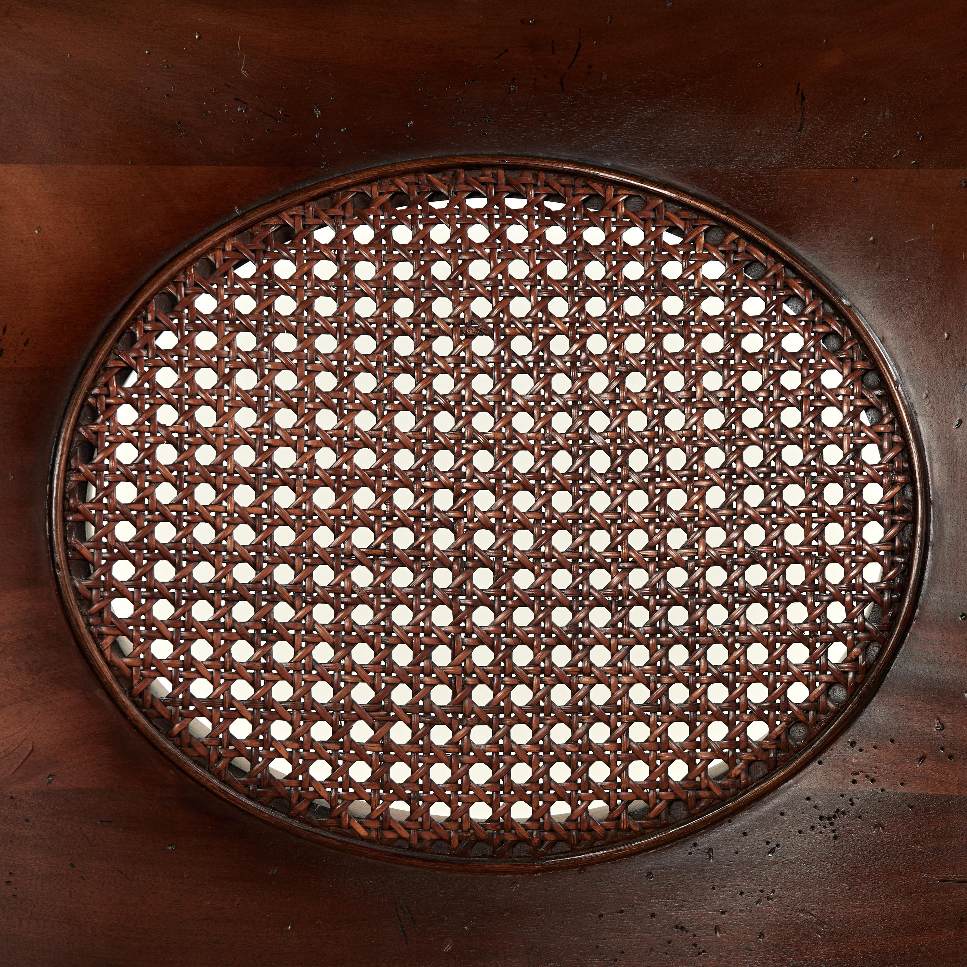 20ième siècle Vintage Ensemble de huit chaises de salle à manger de style British Colonial par Baker en vente