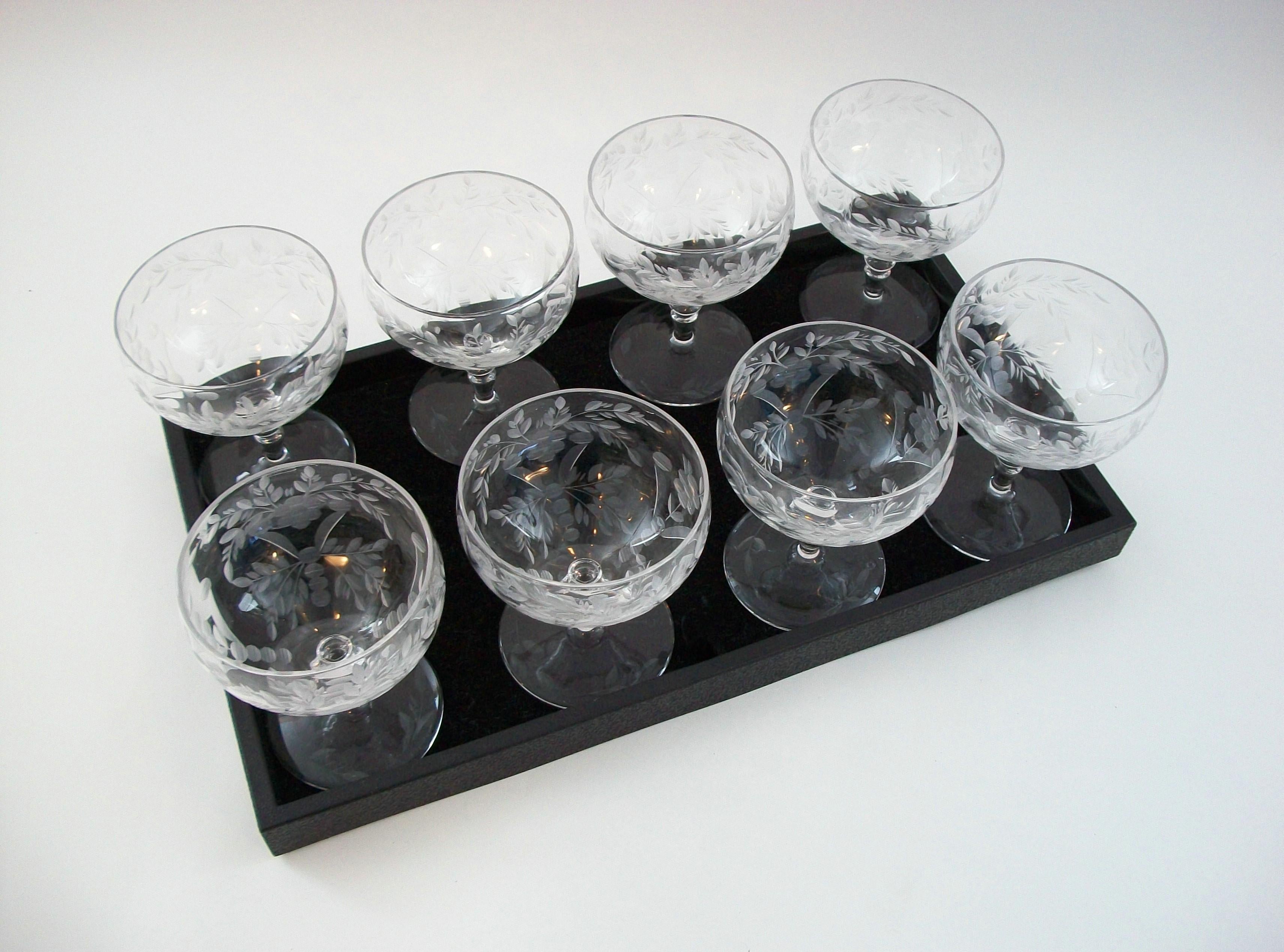 Vintage Set of Eight Wheel Cut Crystal Champagne Coupes - Circa 1930's For Sale 6