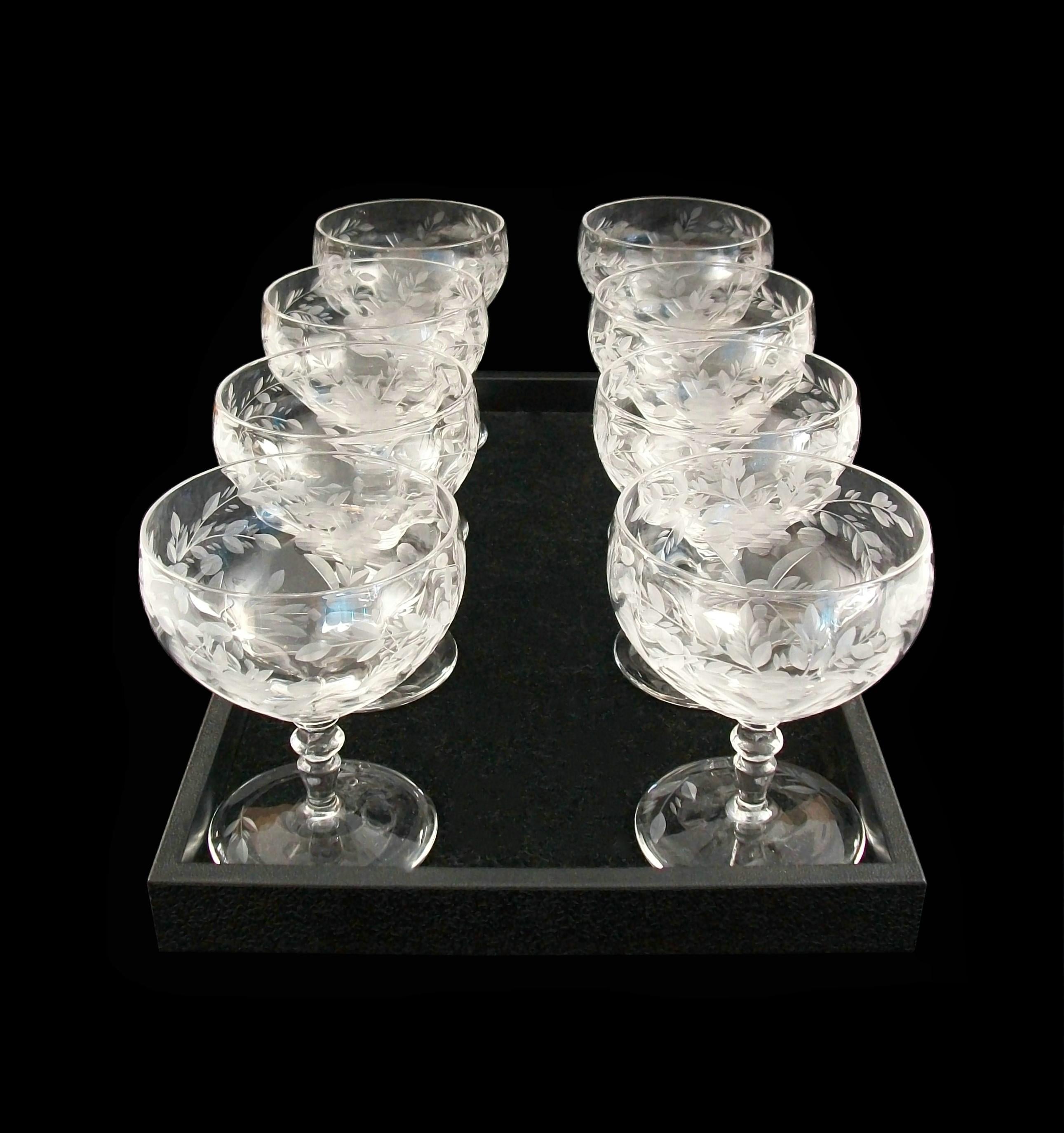 Vintage Set of Eight Wheel Cut Crystal Champagne Coupes - Circa 1930's For Sale 1