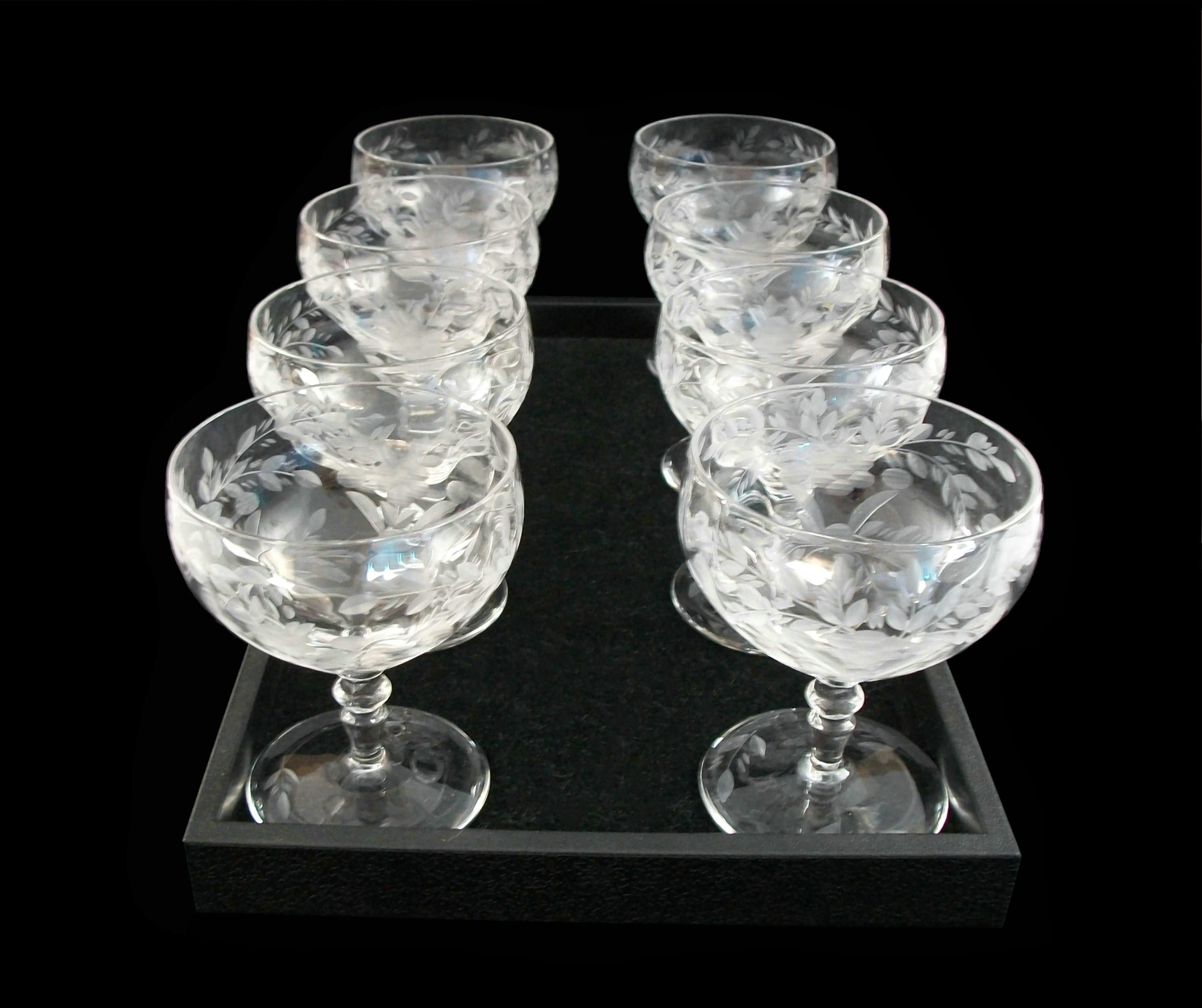Vintage Set of Eight Wheel Cut Crystal Champagne Coupes - Circa 1930's For Sale 2