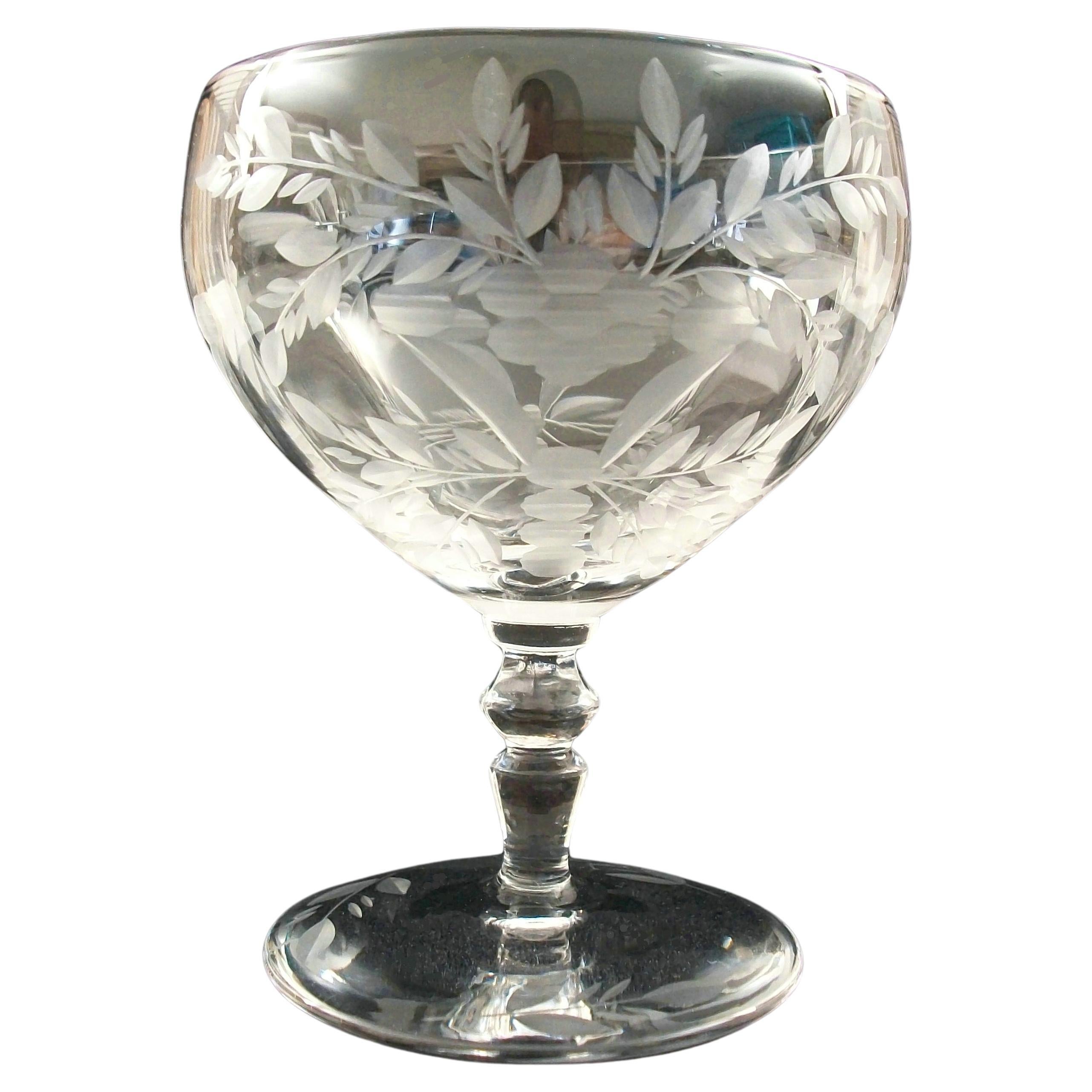 Vintage Set of Eight Wheel Cut Crystal Champagne Coupes - Circa 1930's For Sale